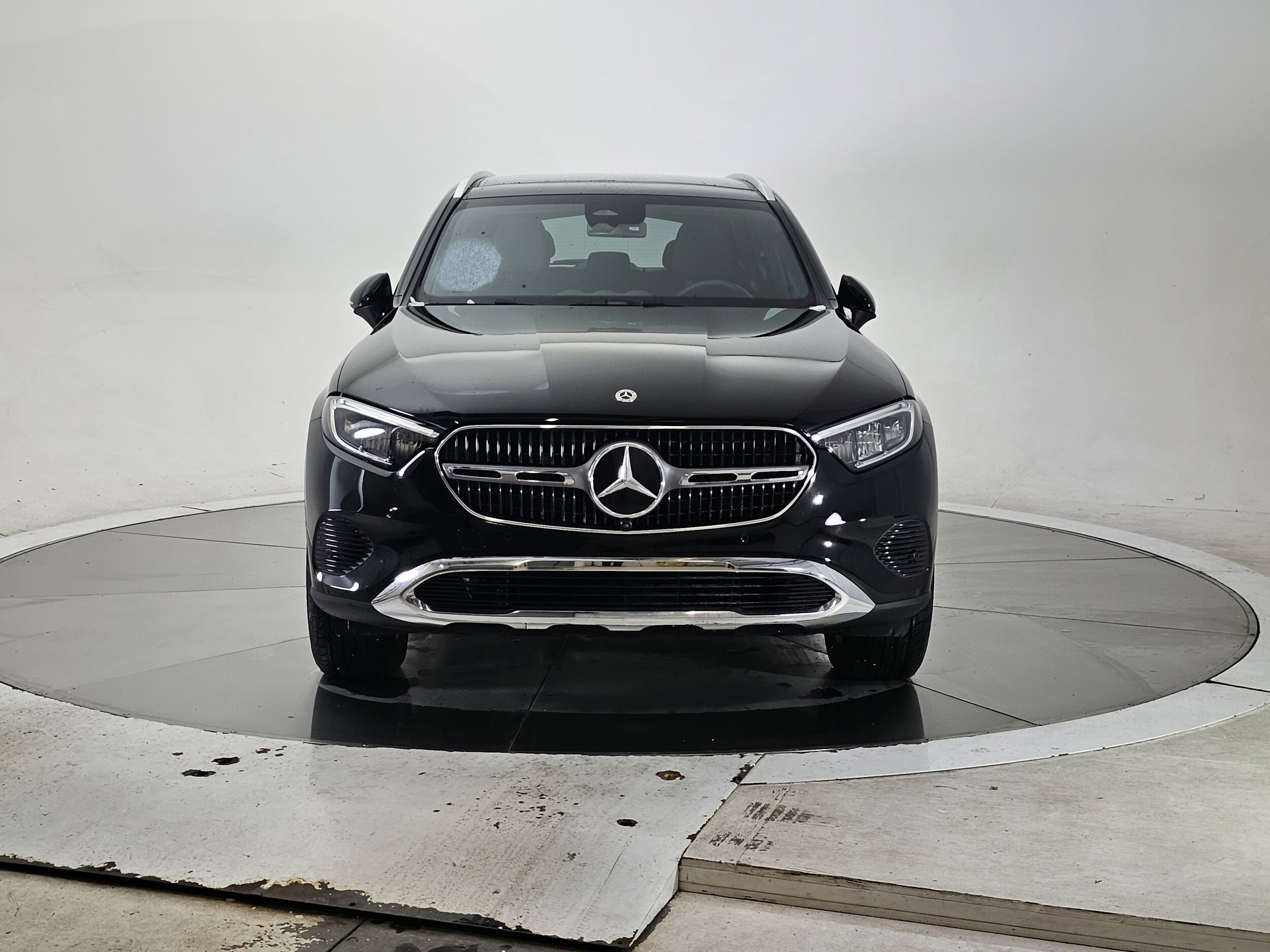 2025 Mercedes Benz GLC 300 4MATIC photo 4