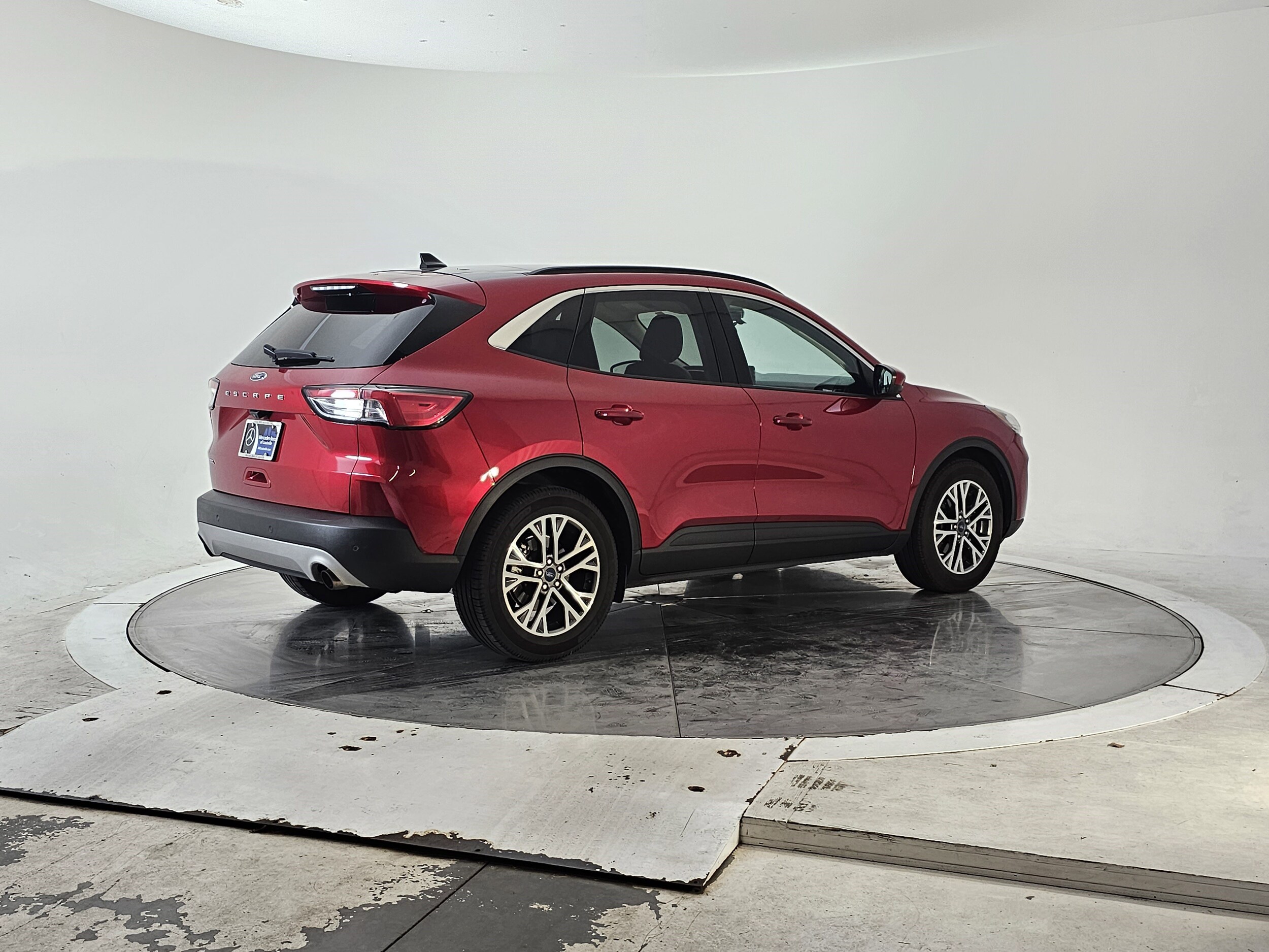 2021 Ford Escape SEL photo 2