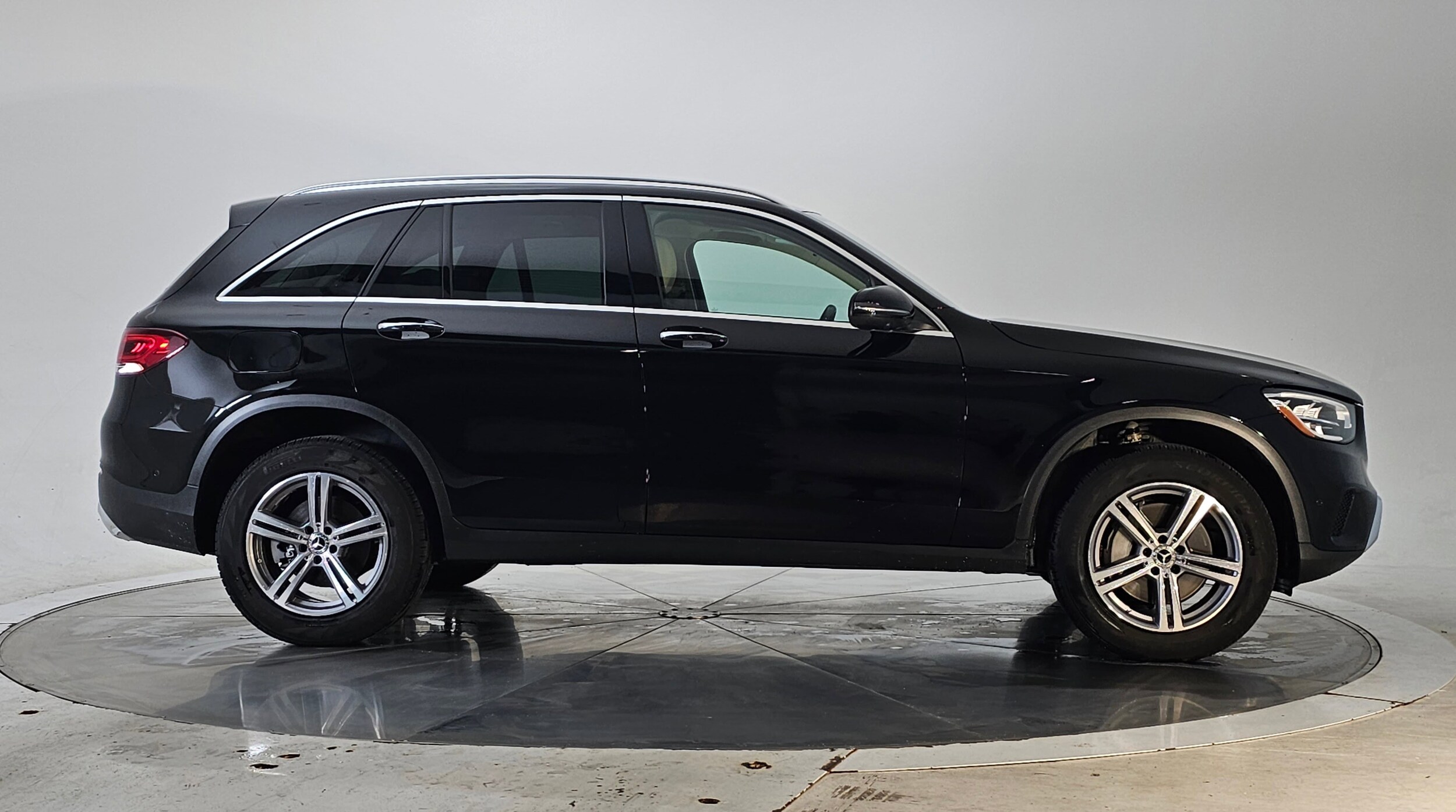 2022 Mercedes Benz GLC 300 4MATIC photo 3