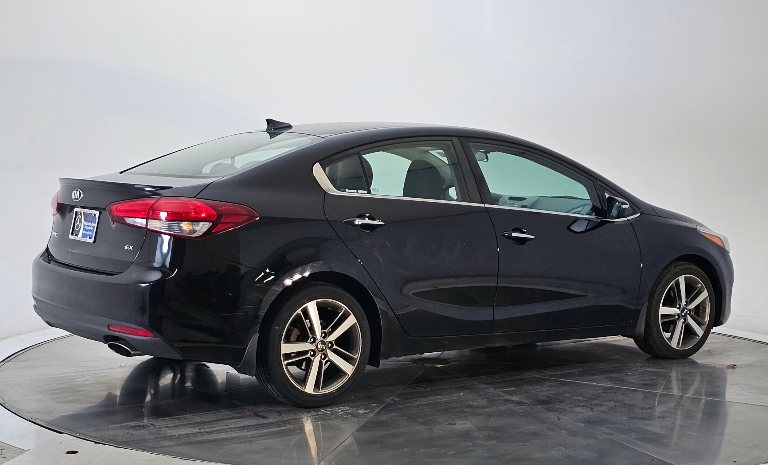 2017 Kia Forte EX photo 2