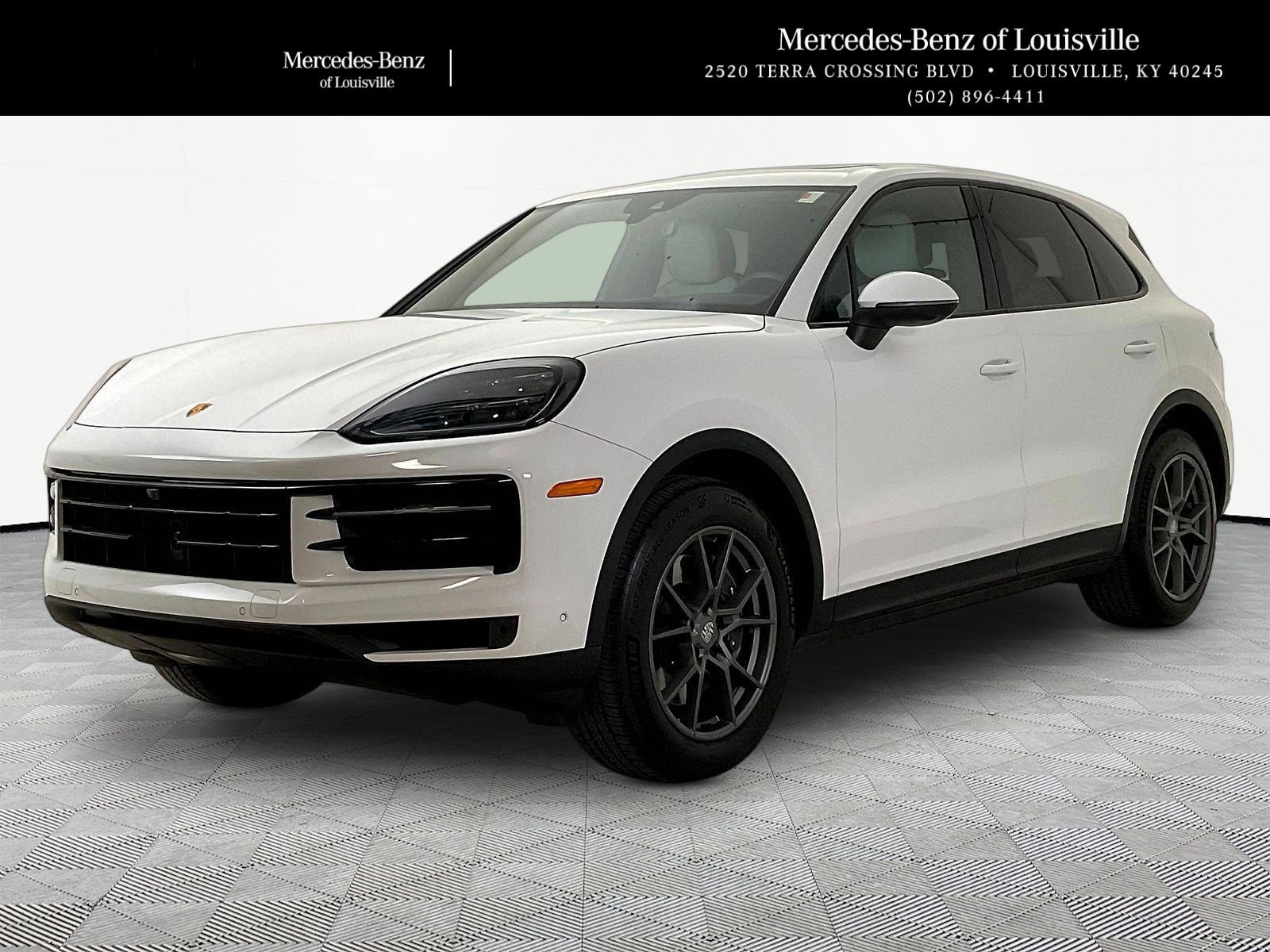 2024 Porsche Cayenne -'s photo