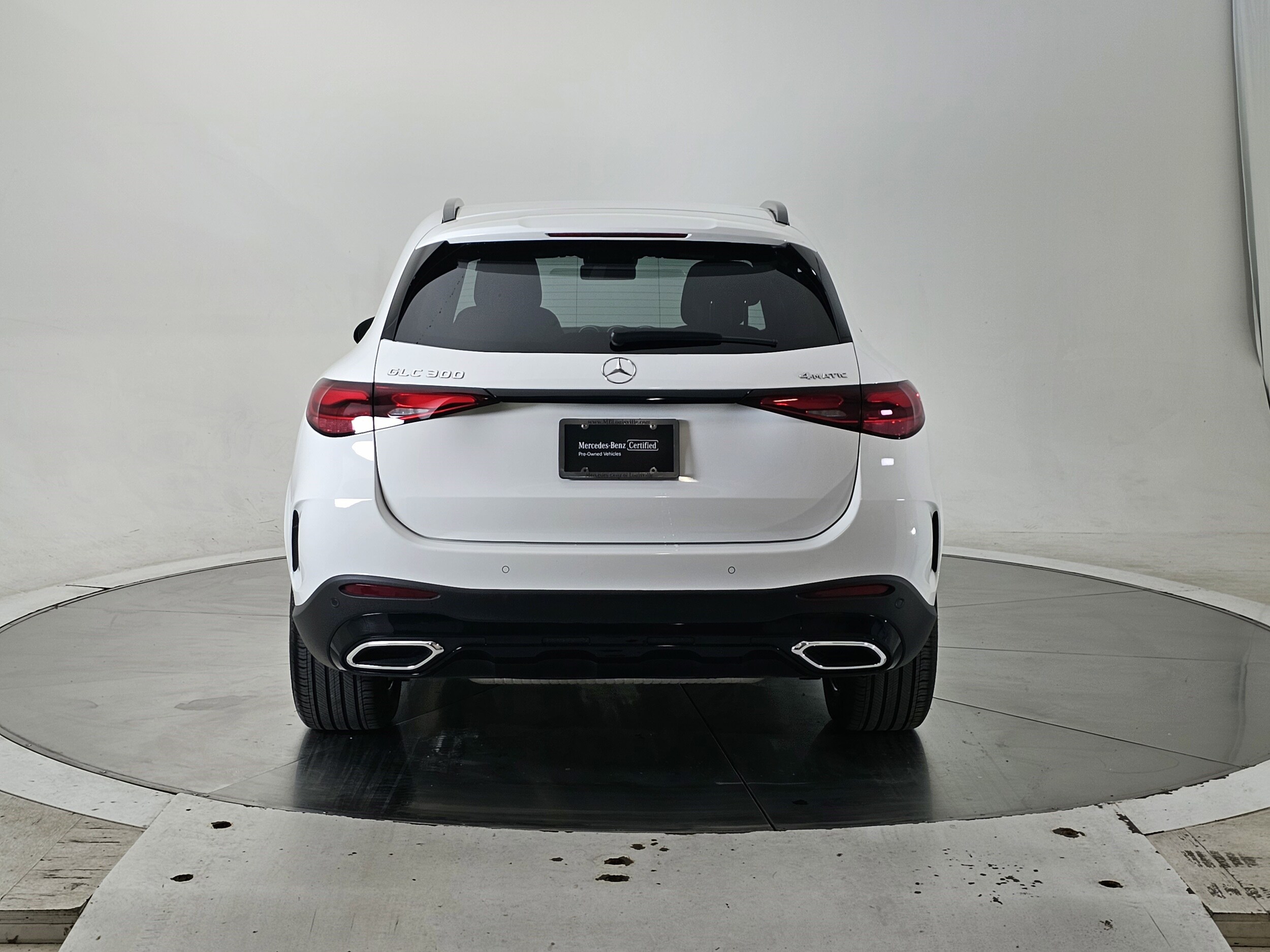 2025 Mercedes Benz GLC 300 4MATIC photo 3