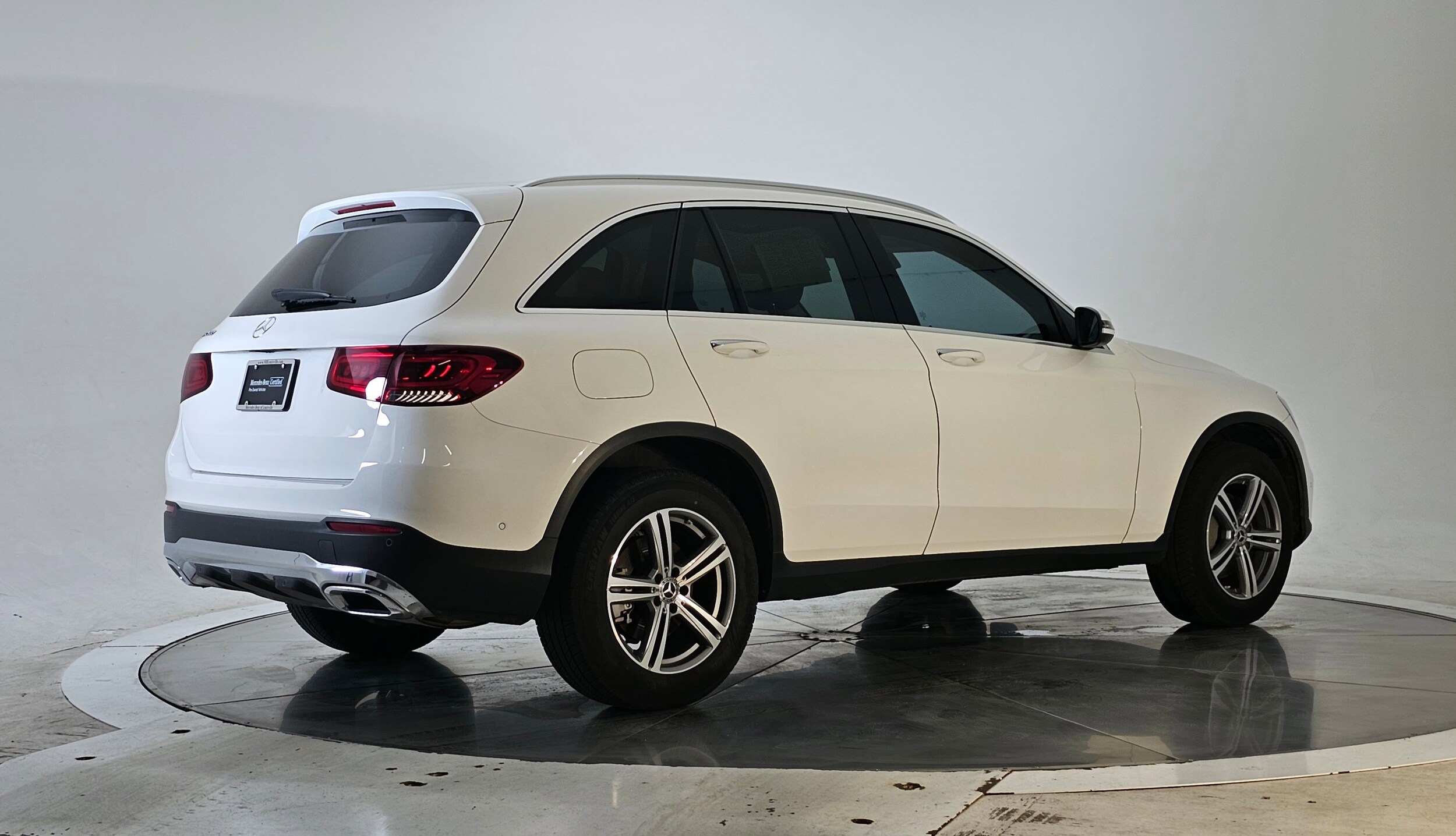 2021 Mercedes Benz GLC 300 photo 2