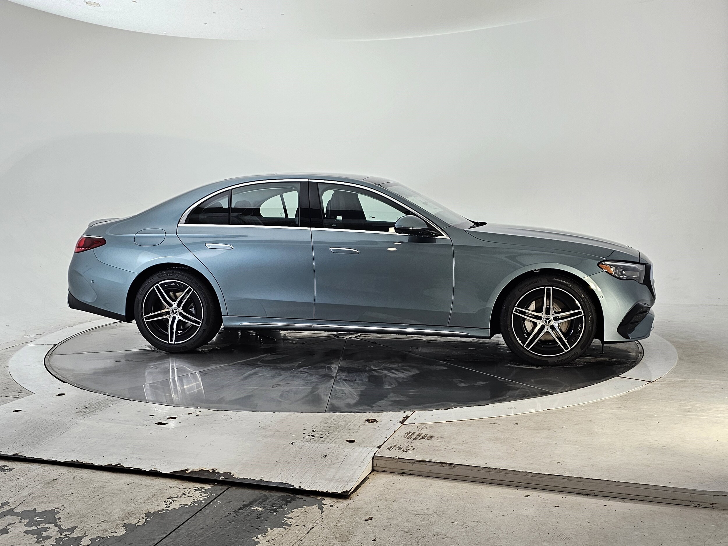 2026 Mercedes Benz E 350 photo 3