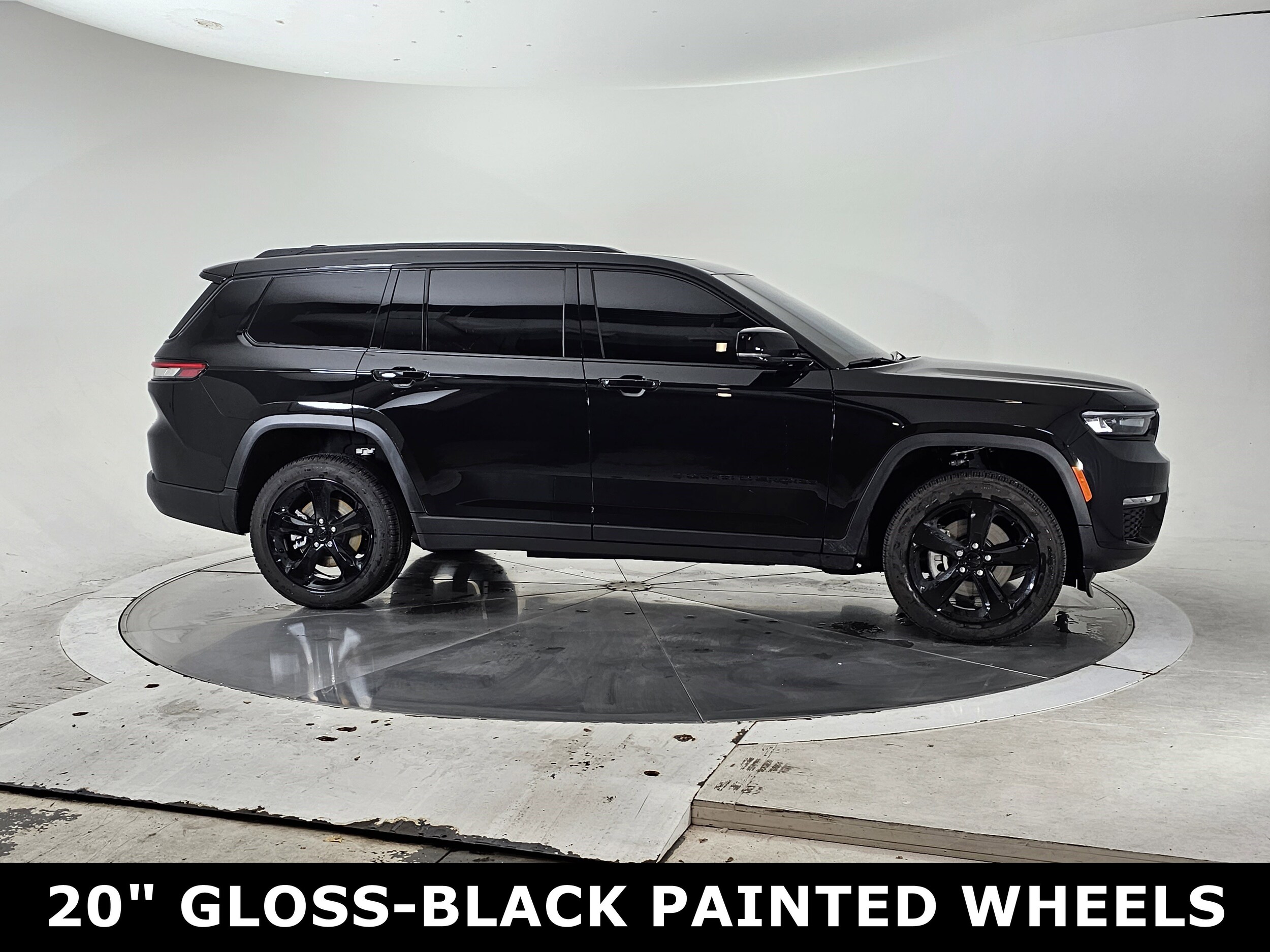 2025 Jeep Grand Cherokee Limited photo 3