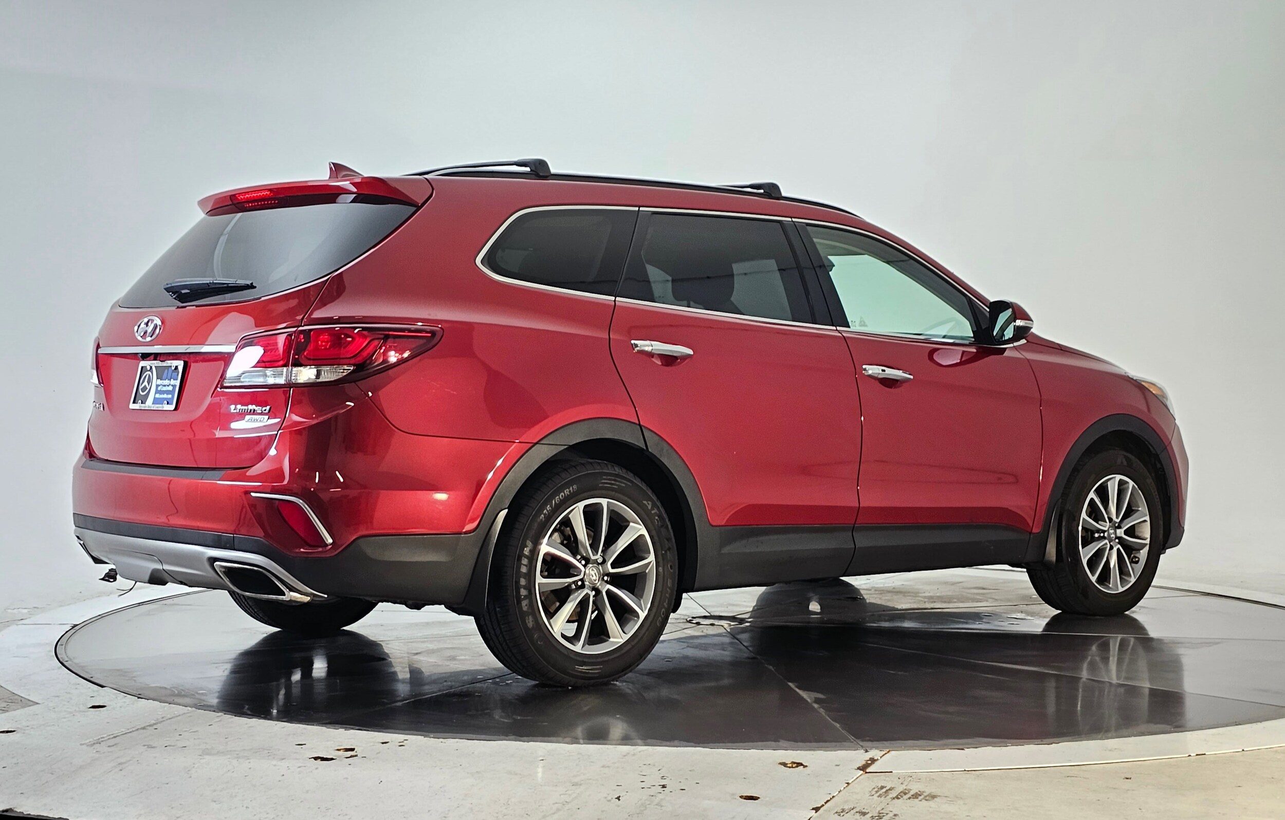 2017 Hyundai Santa Fe Limited photo 2