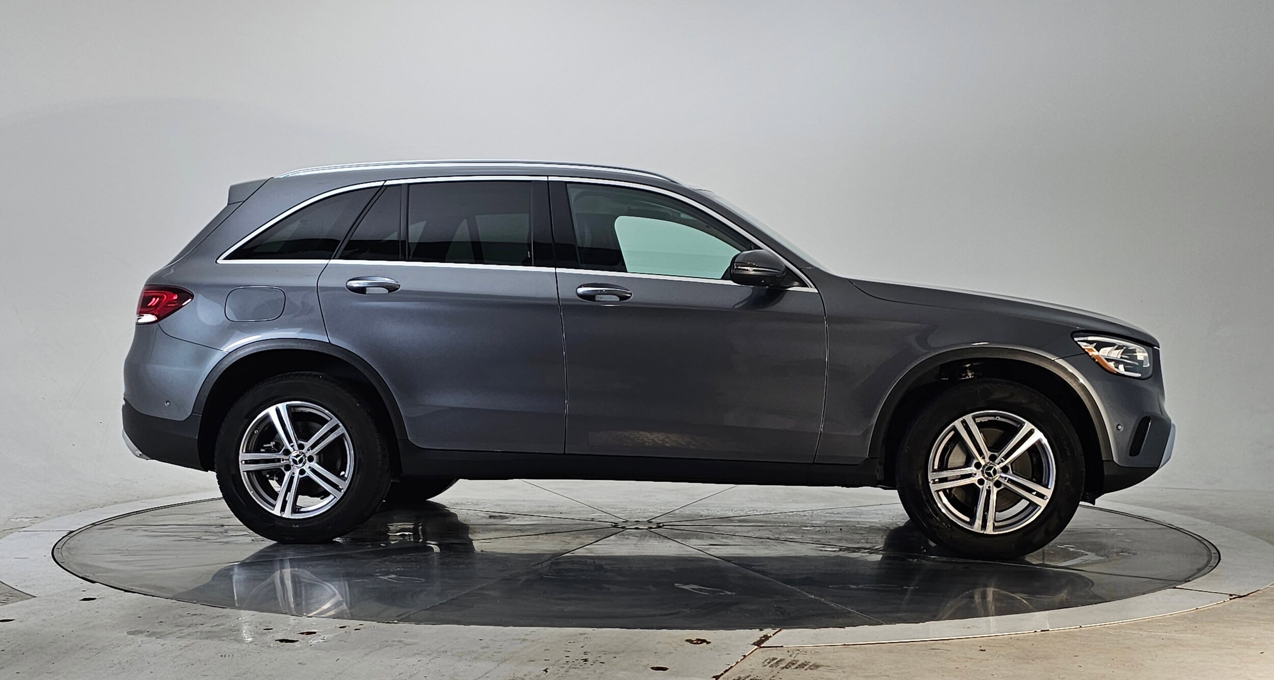 2022 Mercedes Benz GLC 300 4MATIC photo 3