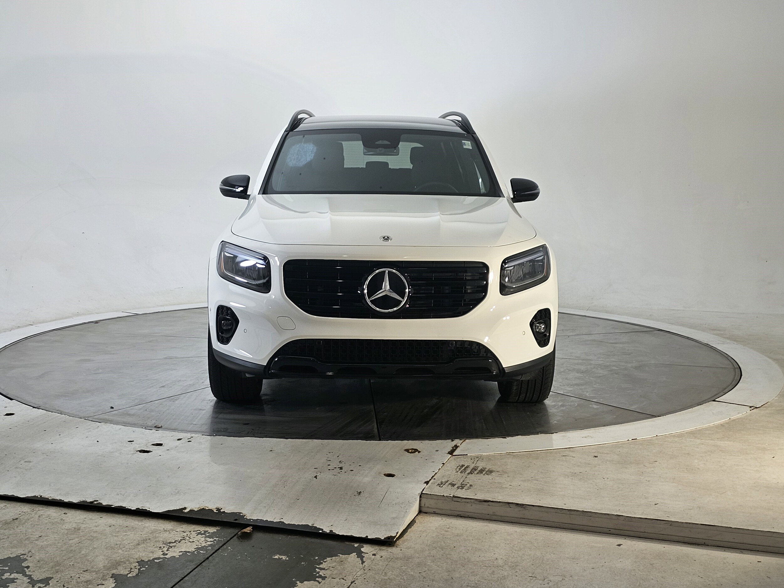 2025 Mercedes Benz GLB 250 4MATIC photo 4