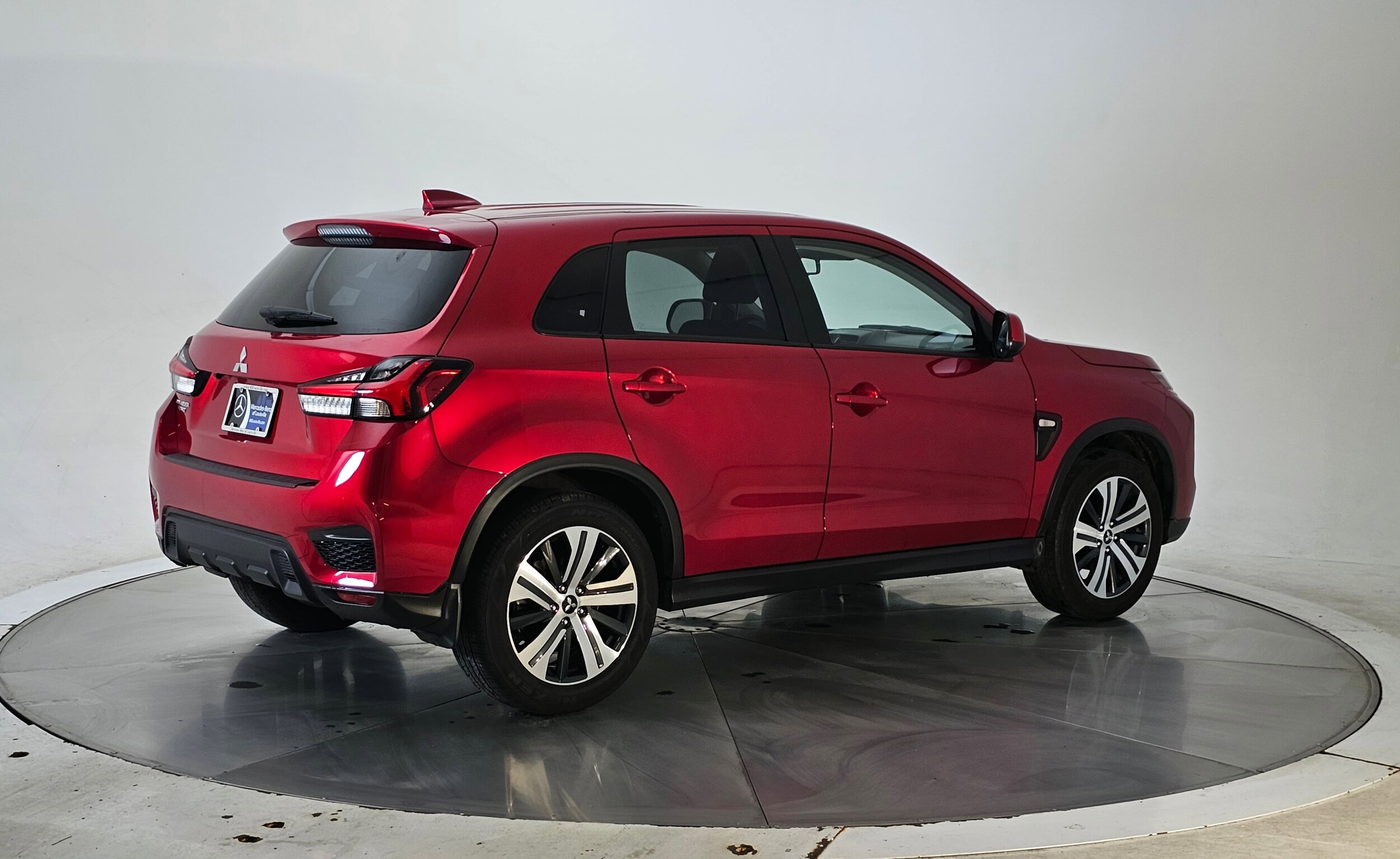 2025 Mitsubishi Outlander Sport S photo 2