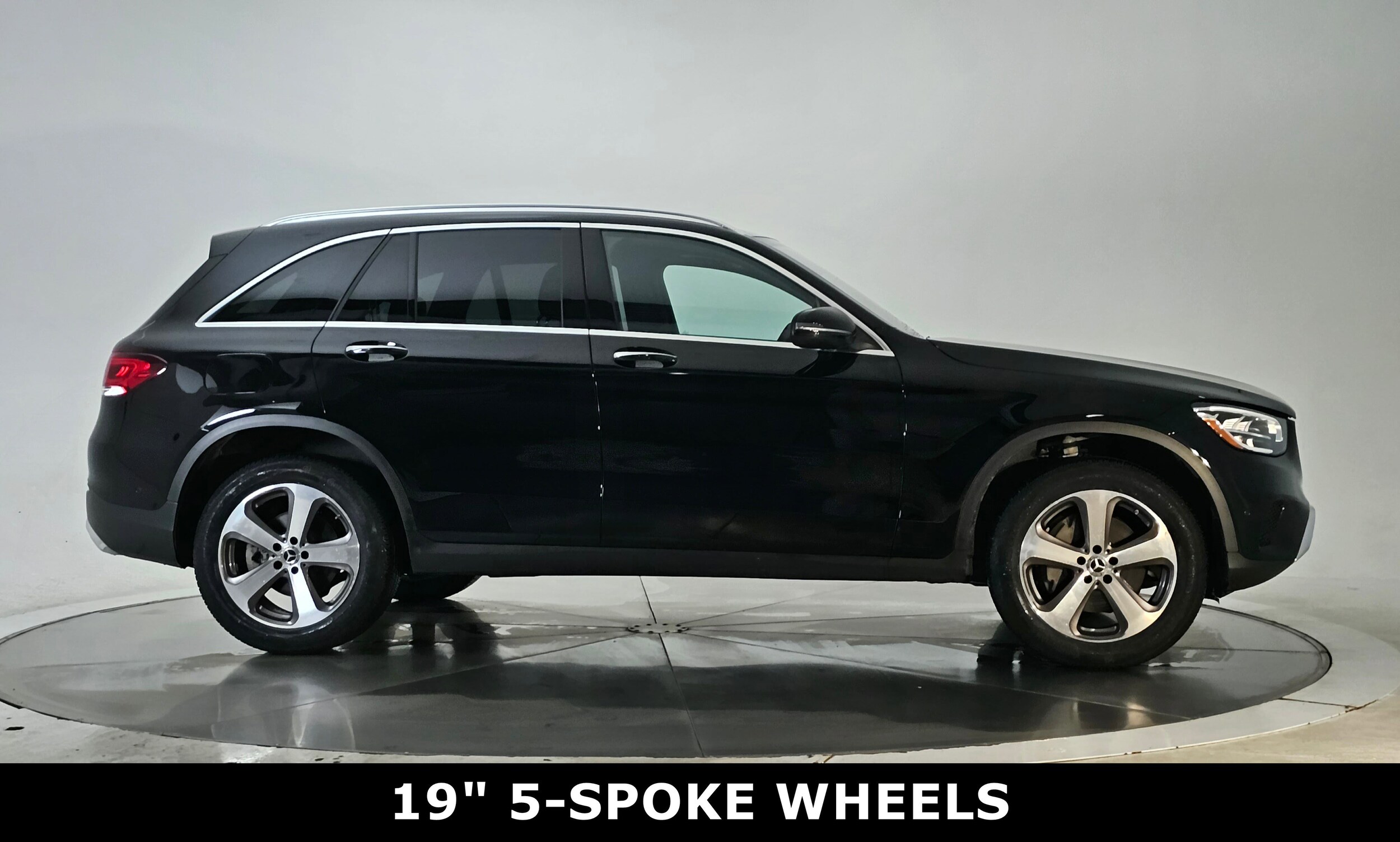 2022 Mercedes Benz GLC 300 4MATIC photo 3