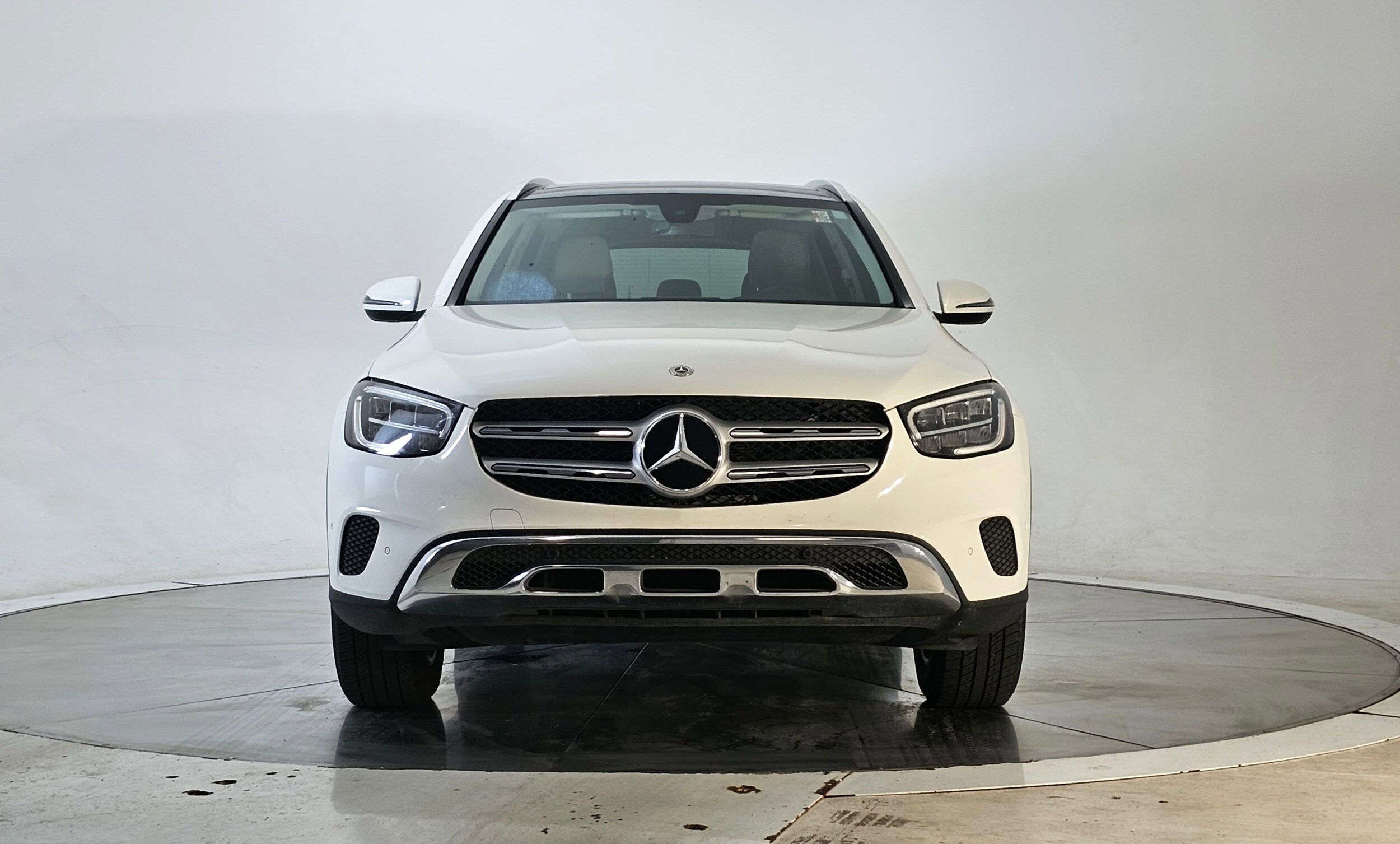 2021 Mercedes Benz GLC 300 photo 4