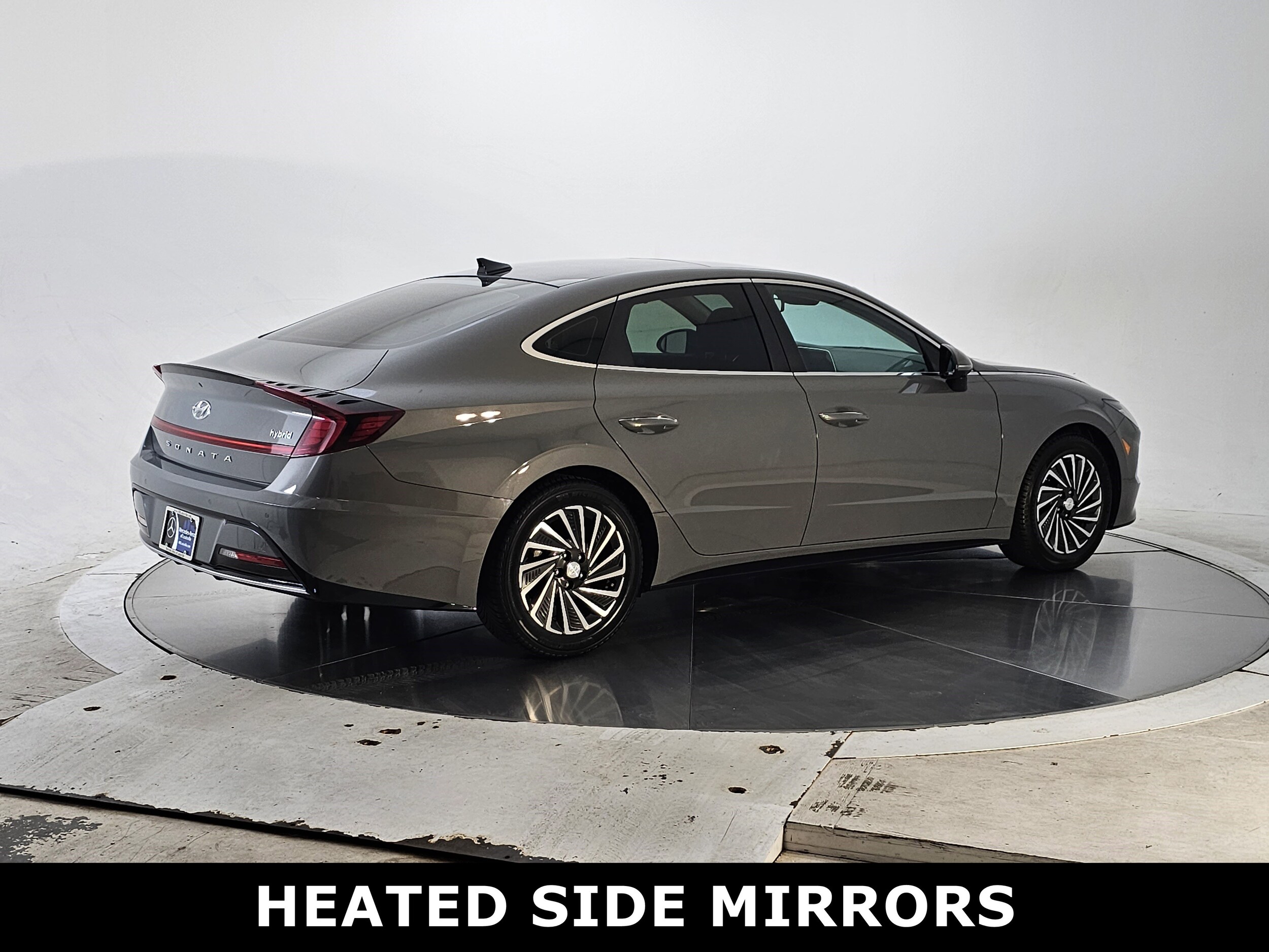 2021 Hyundai Sonata Hybrid Limited photo 2