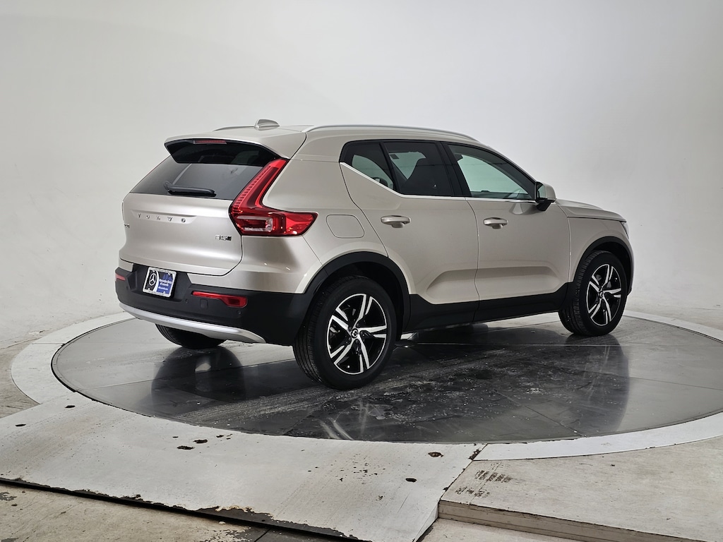 Used 2023 Volvo XC40 B5 AWD Plus Bright SUV