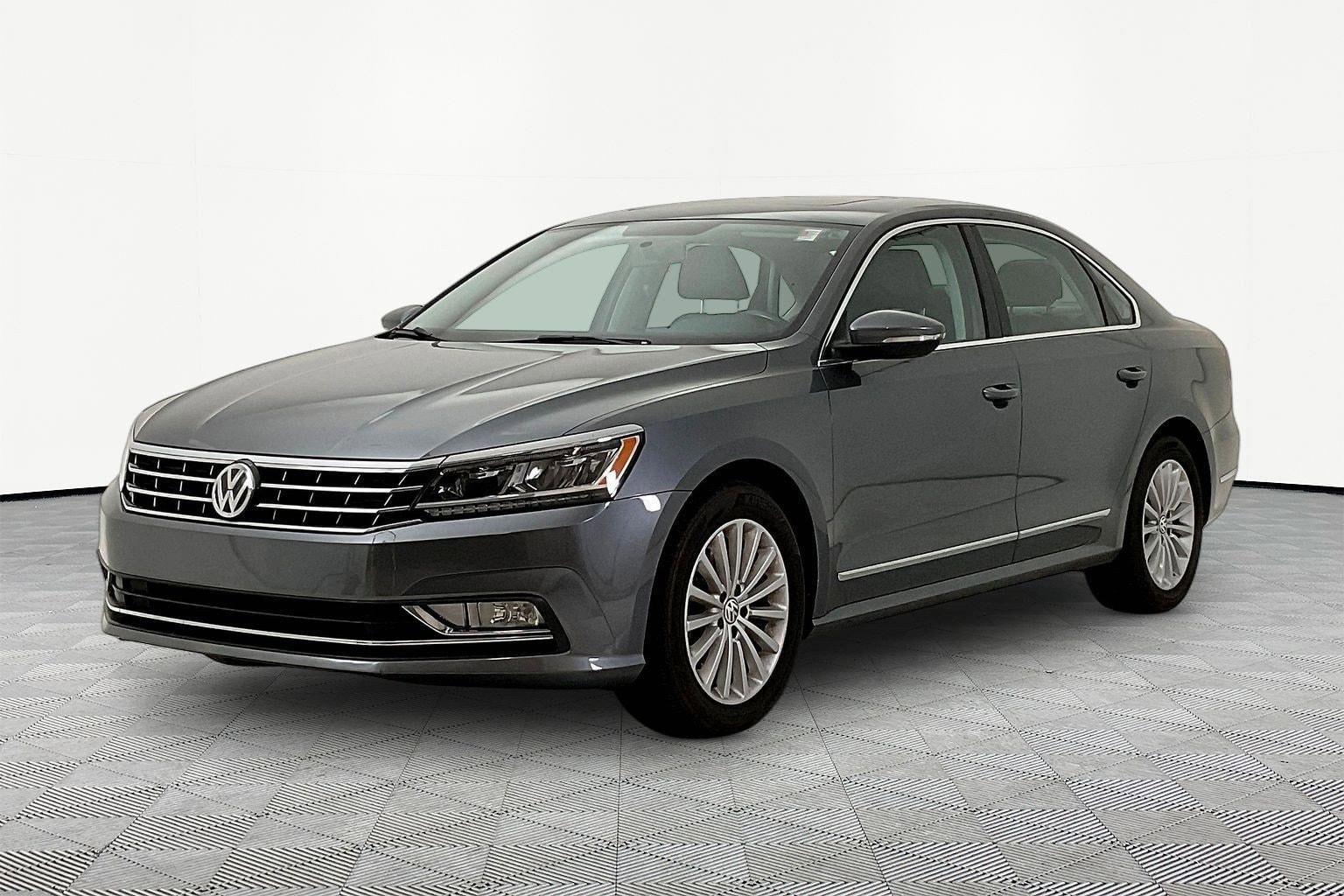 2017 Volkswagen Passat 1.8T SE Auto's photo