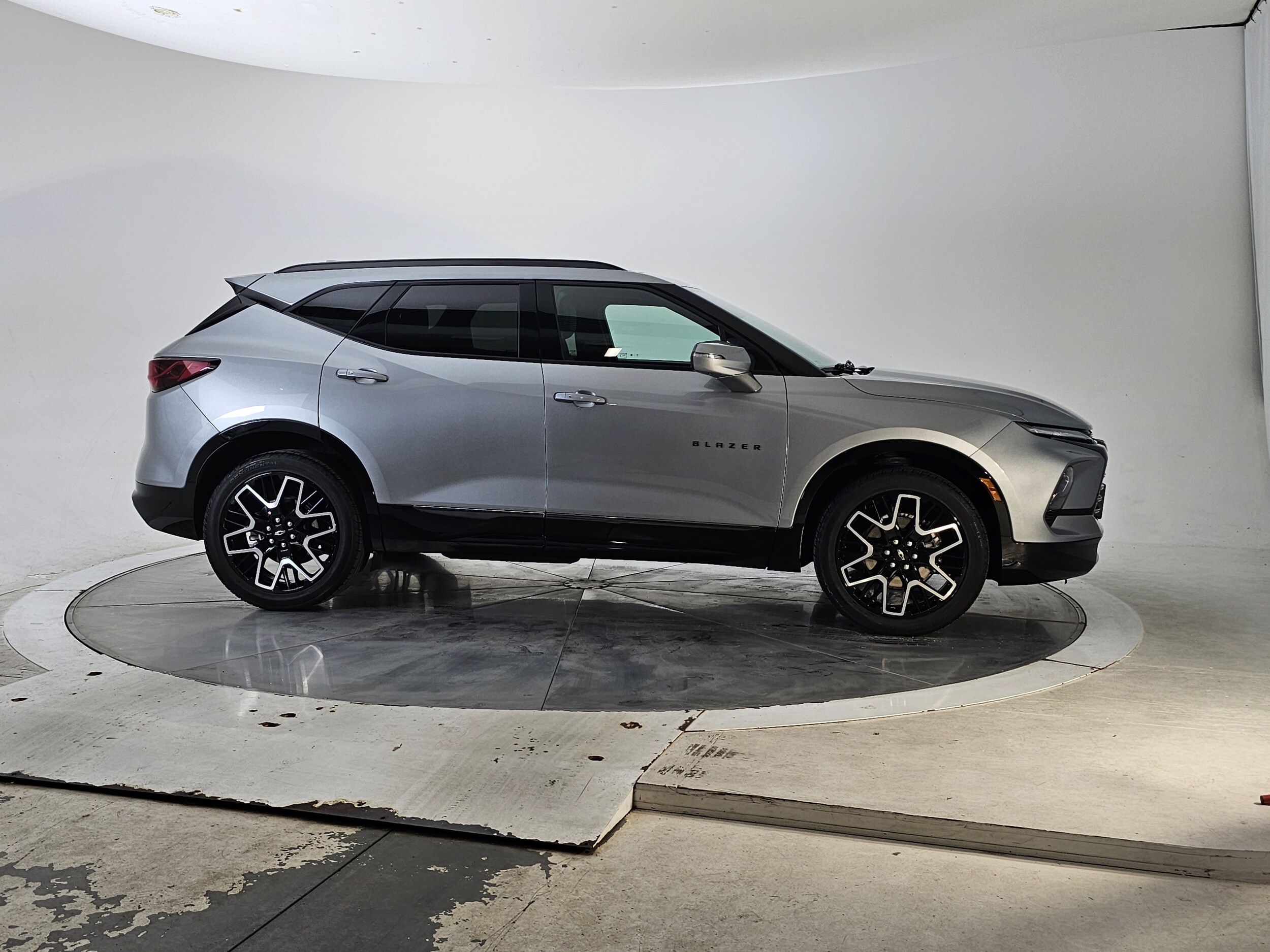 2023 Chevrolet Blazer RS photo 3