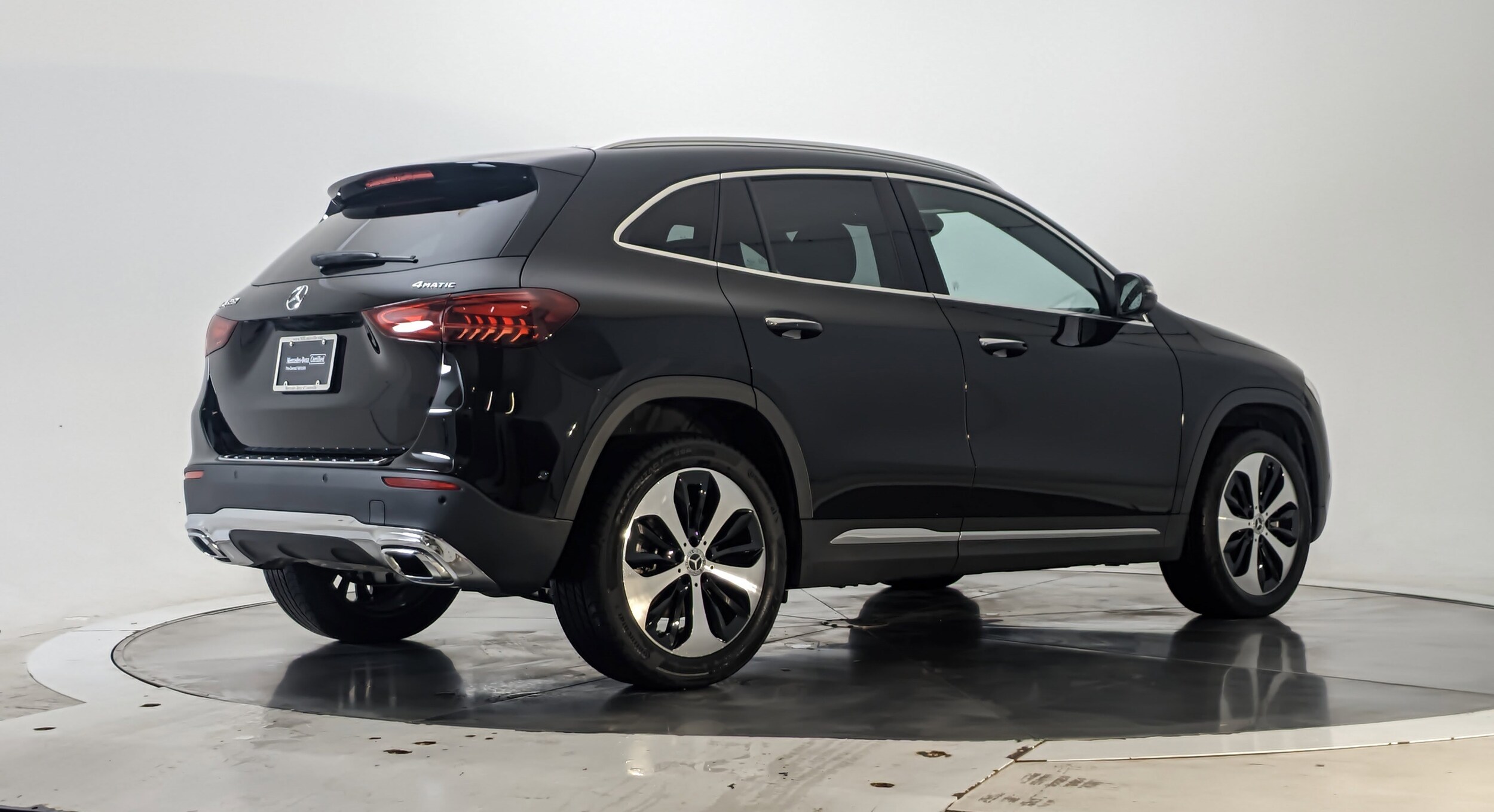 2025 Mercedes Benz GLA 250 4MATIC photo 2