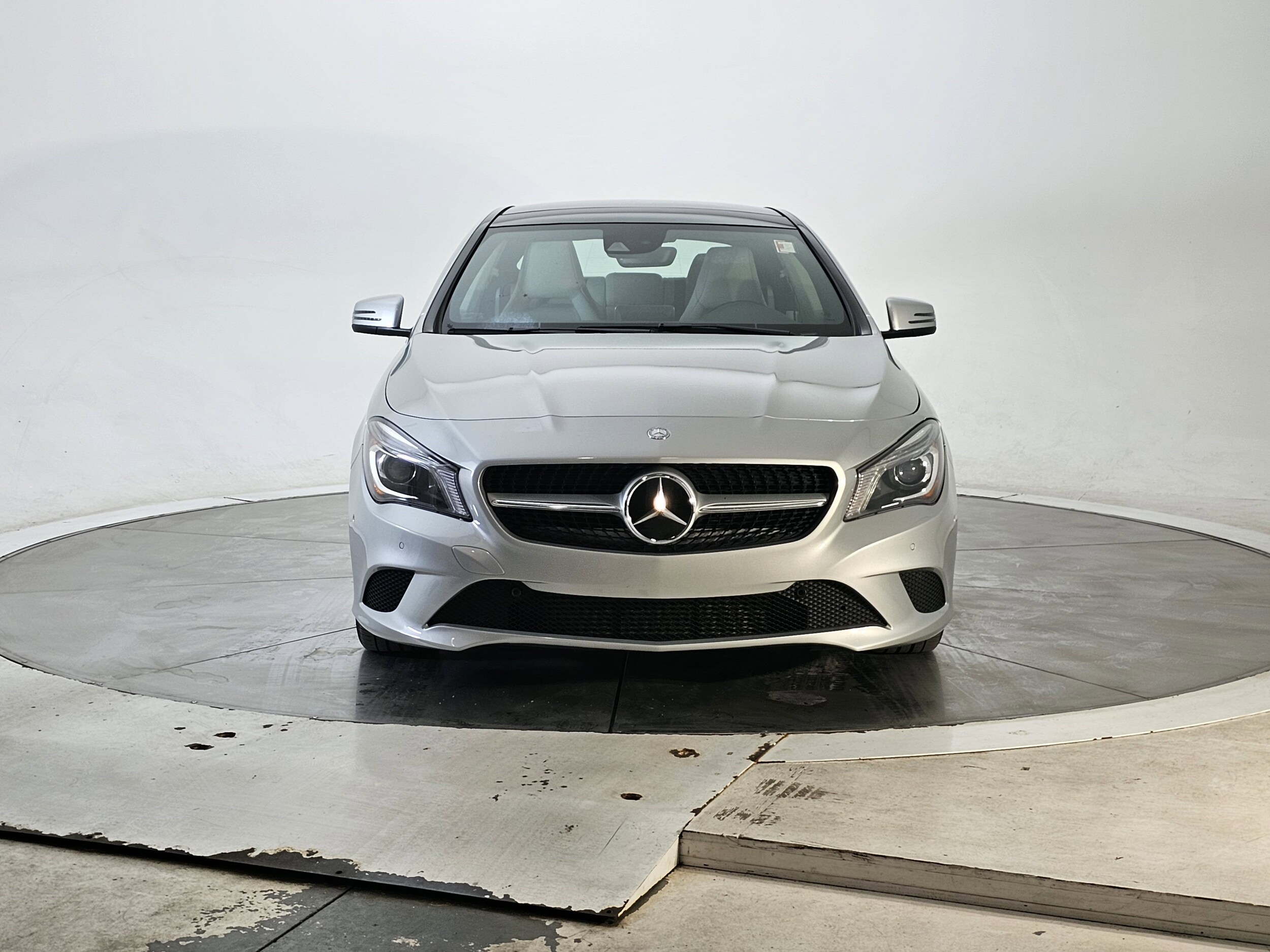 2015 Mercedes Benz CLA 250 photo 2
