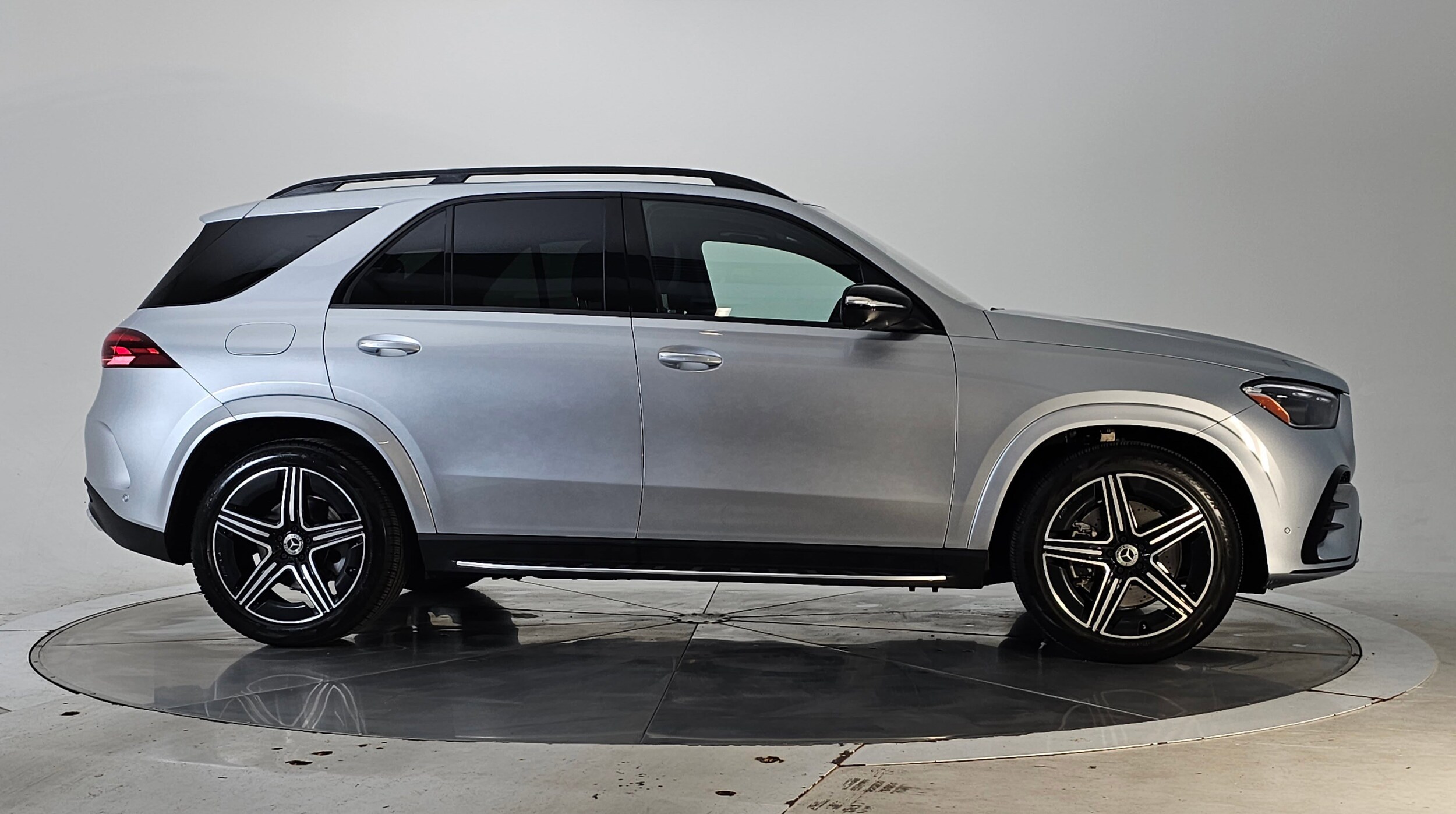 2024 Mercedes Benz GLE 450 4MATIC photo 3