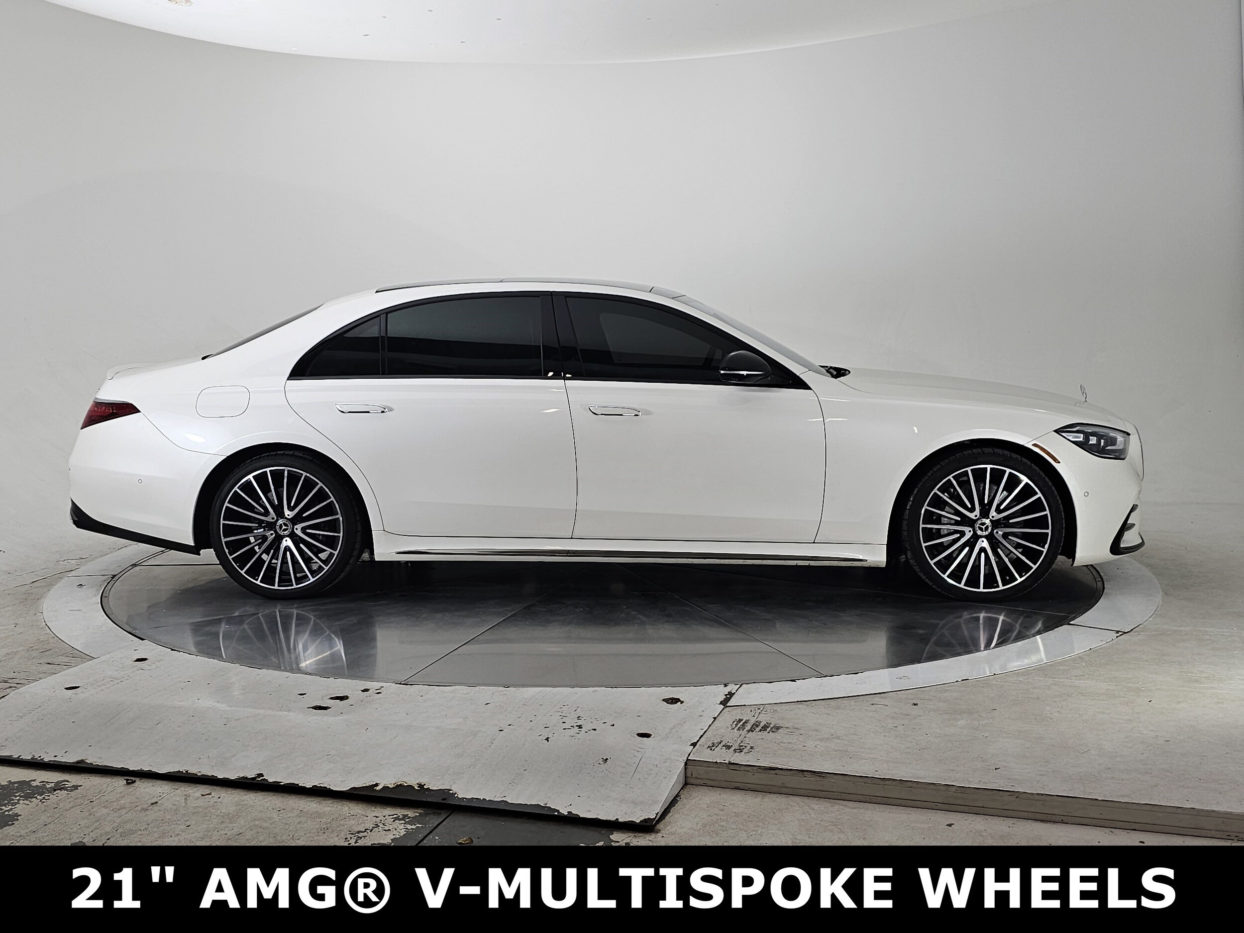 2023 Mercedes Benz S 580 photo 3