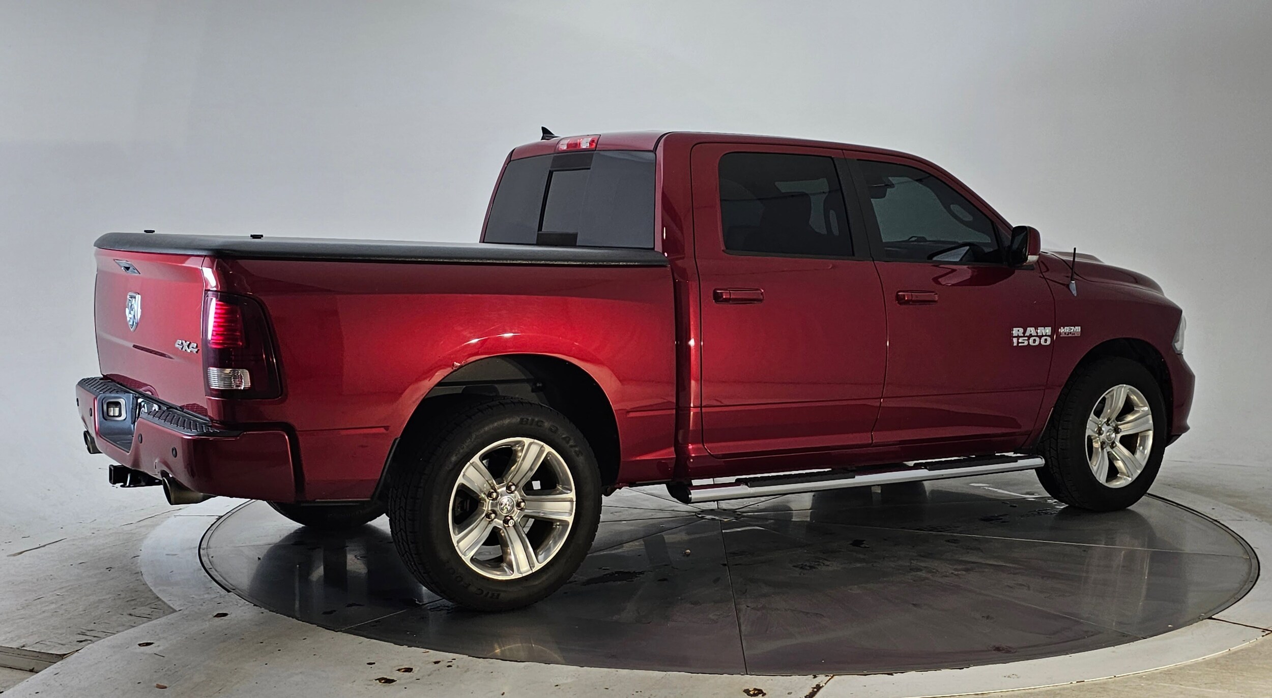 2013 Ram 1500 Sport photo 2