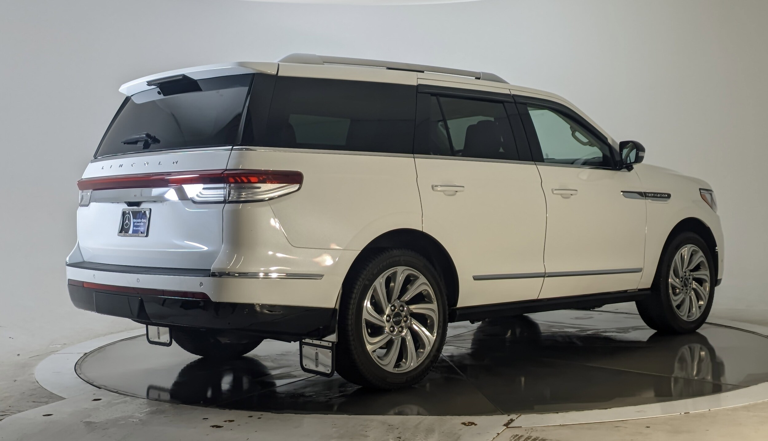 2024 Lincoln Navigator Reserve photo 2