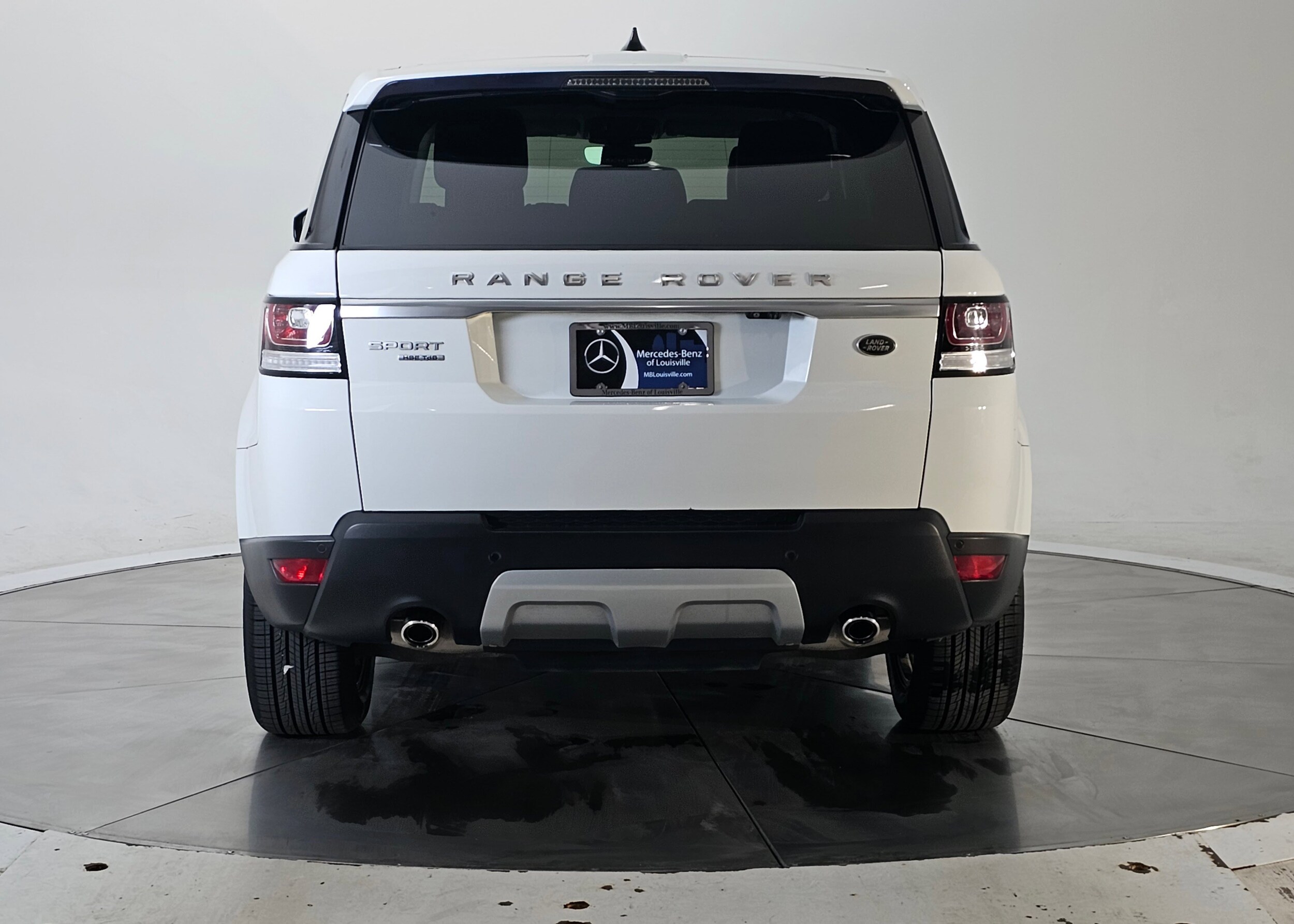 2017 Land Rover Range Rover Sport SE photo 3