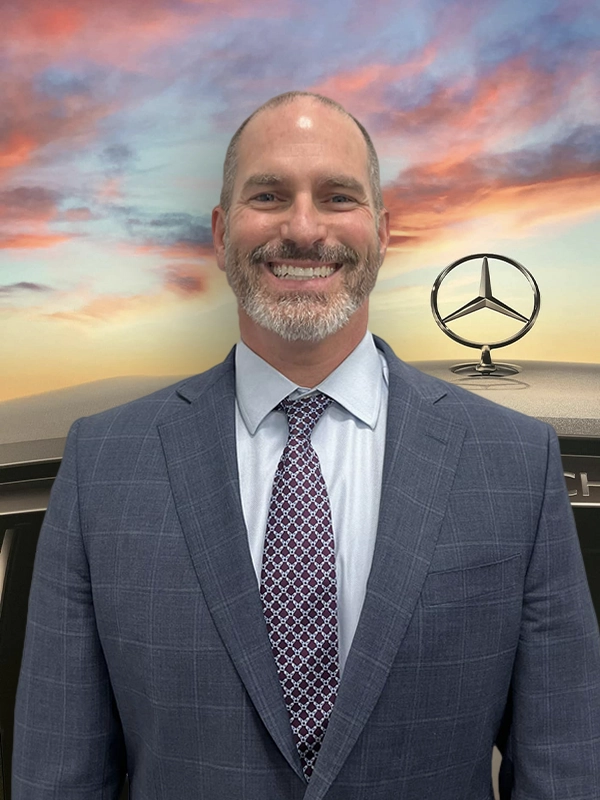 Staff member Miller Warren from ID_f37fbfc03b3d