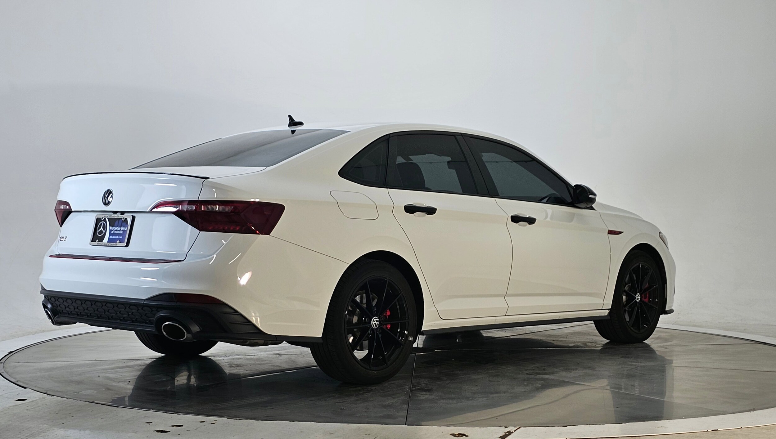 2024 Volkswagen Jetta GLI Autobahn Anniversary Edition photo 2