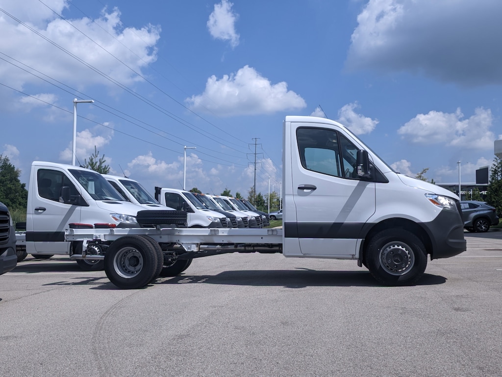 New 2024 Mercedes-Benz Sprinter 4500 Chassis Standard Roof Truck
