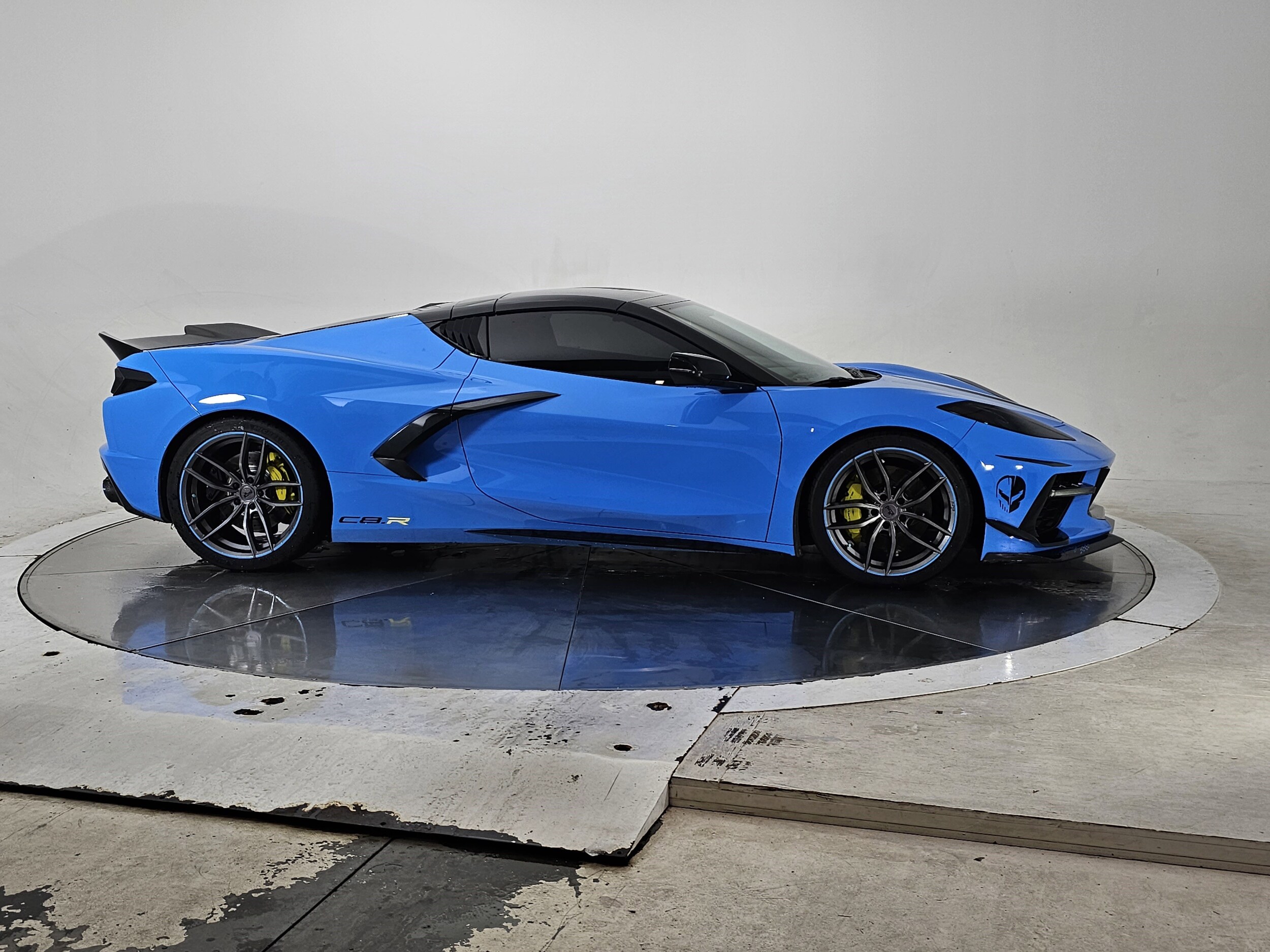 2023 Chevrolet Corvette Stingray 2LT Coupe photo 2