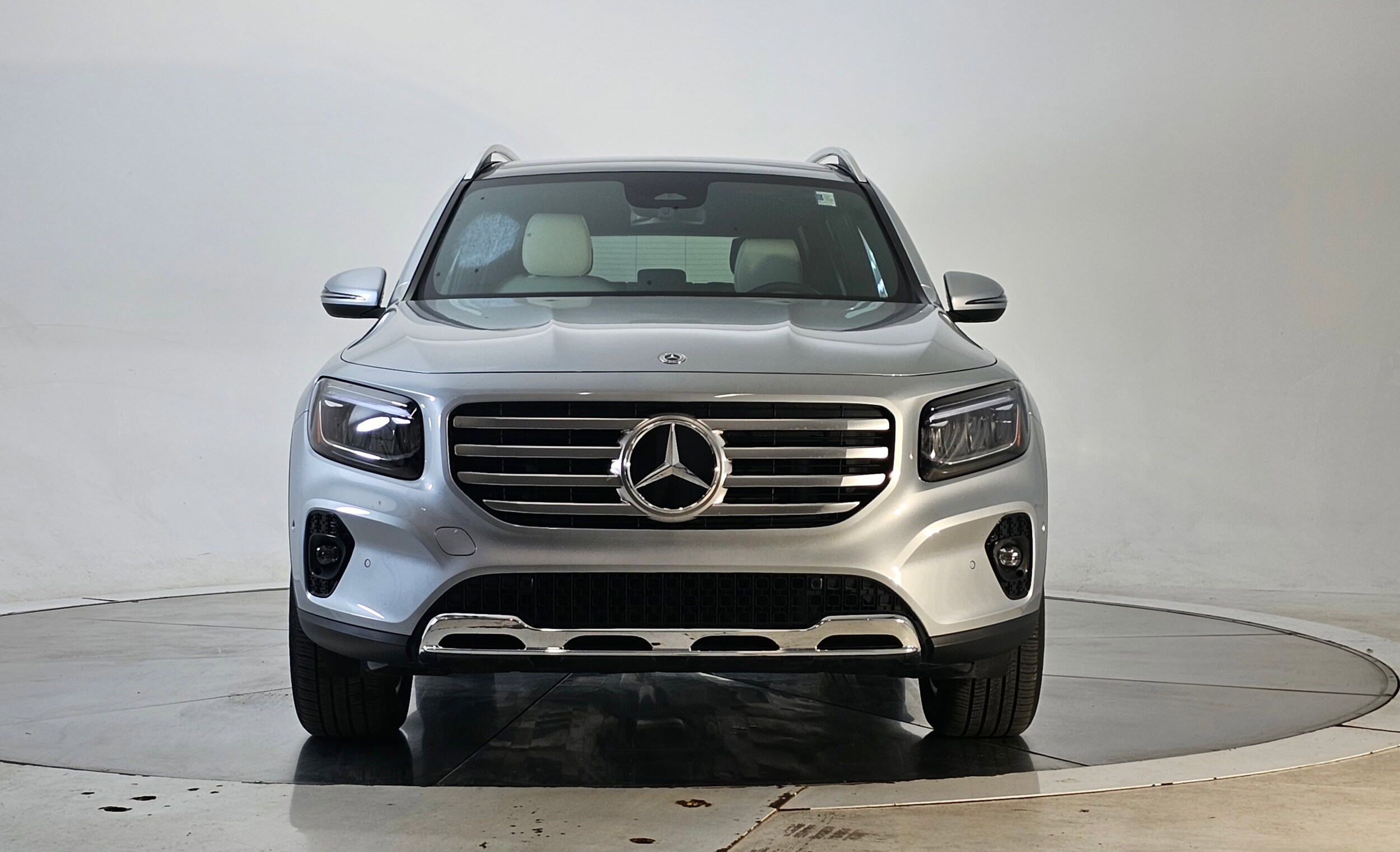 2025 Mercedes Benz GLB 250 4MATIC photo 4