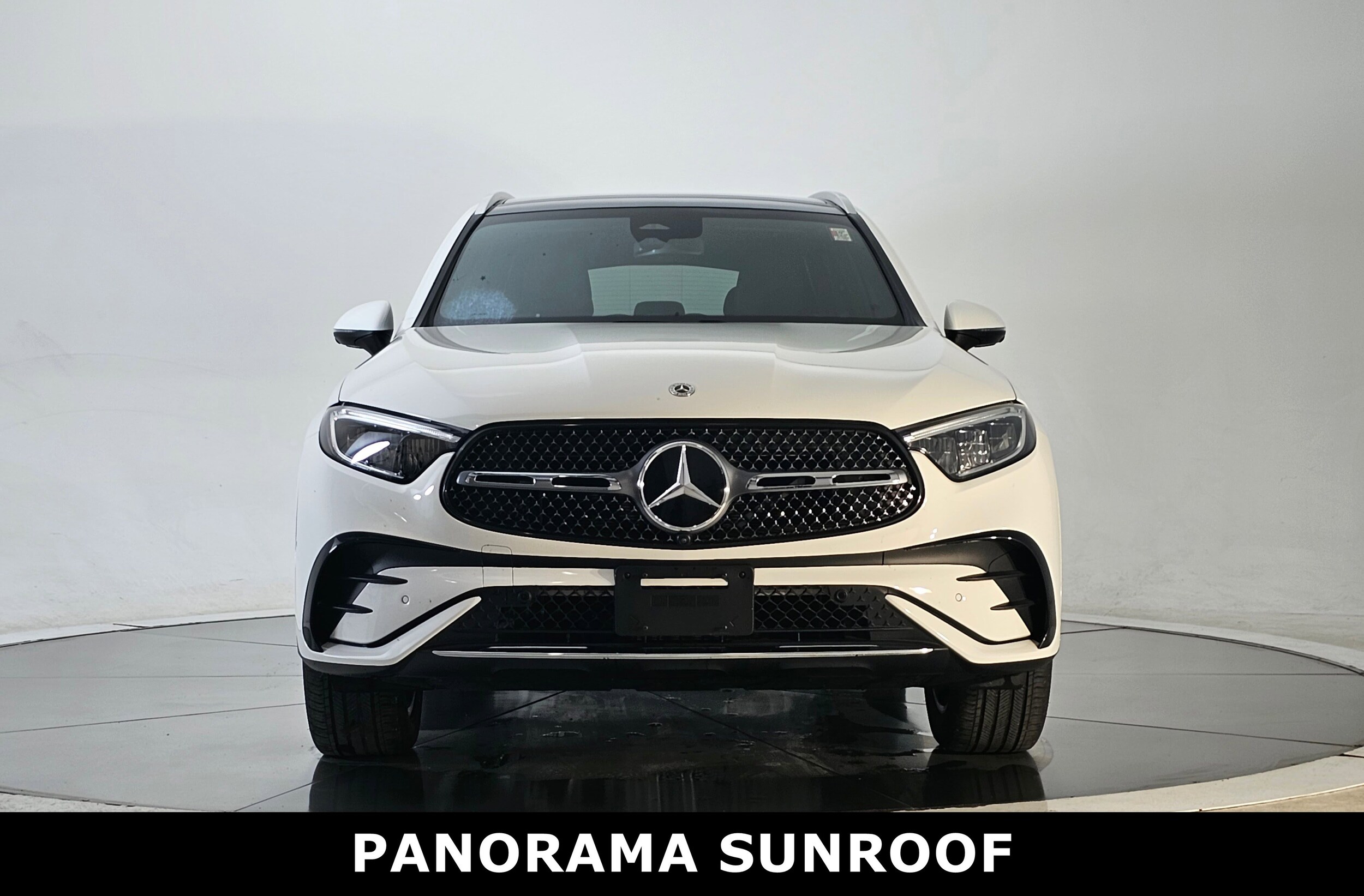 2024 Mercedes Benz GLC 300 4MATIC photo 3