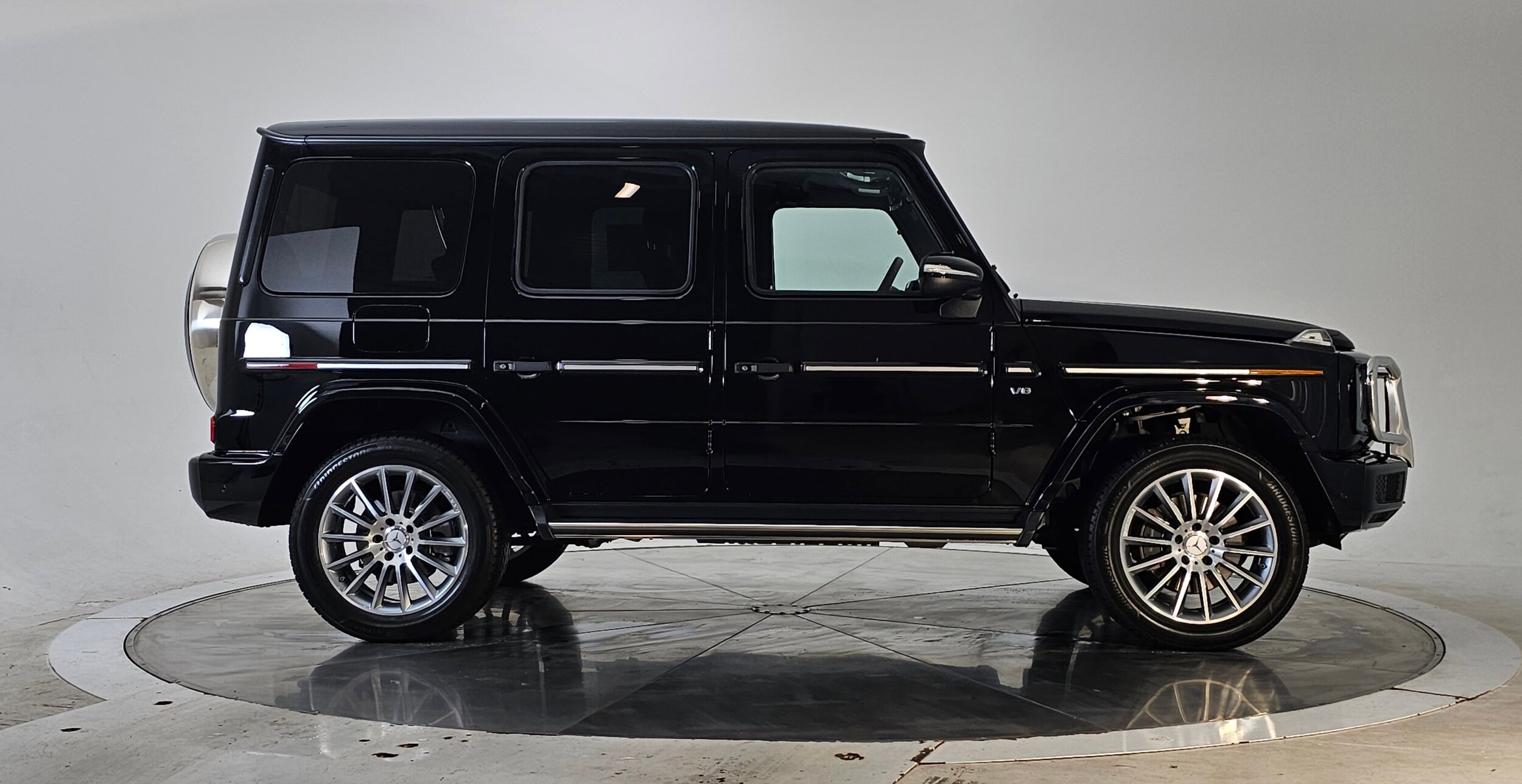 2023 Mercedes Benz G 550 photo 3