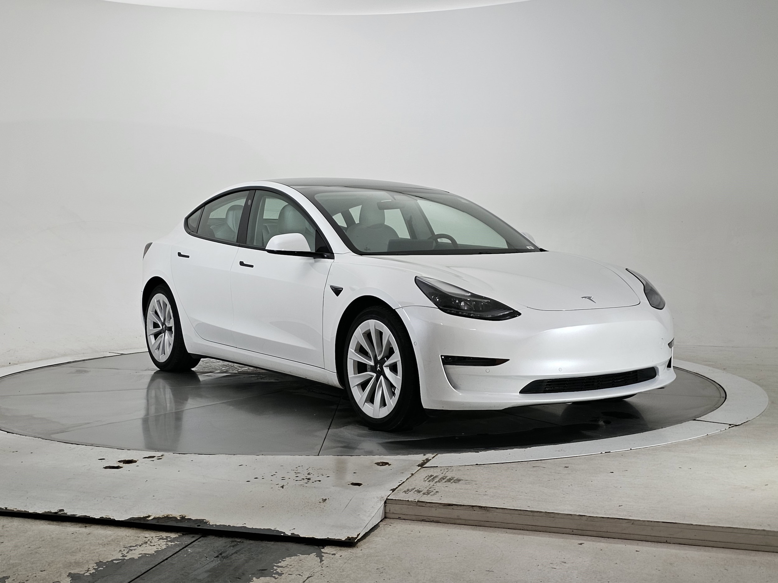 2021 Tesla Model 3 Base's photo