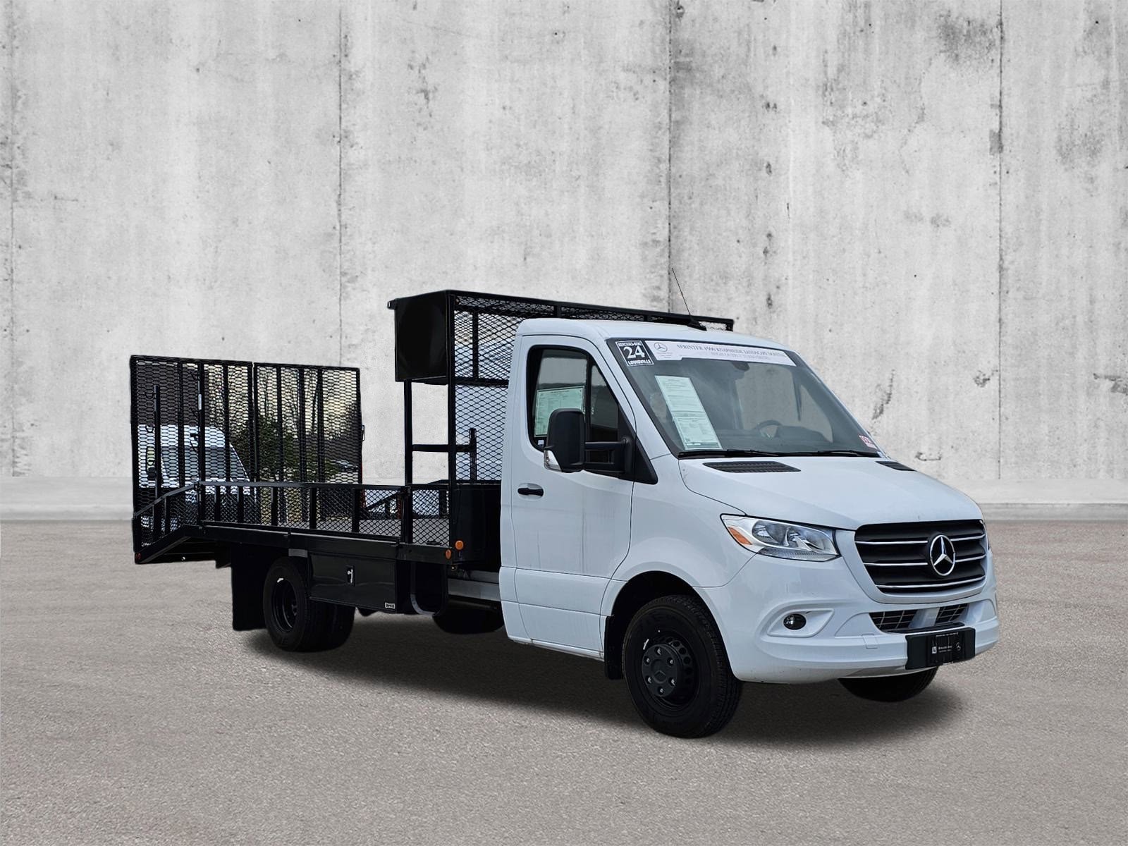 2024 Mercedes-Benz Sprinter 4500 170 WB HO's photo