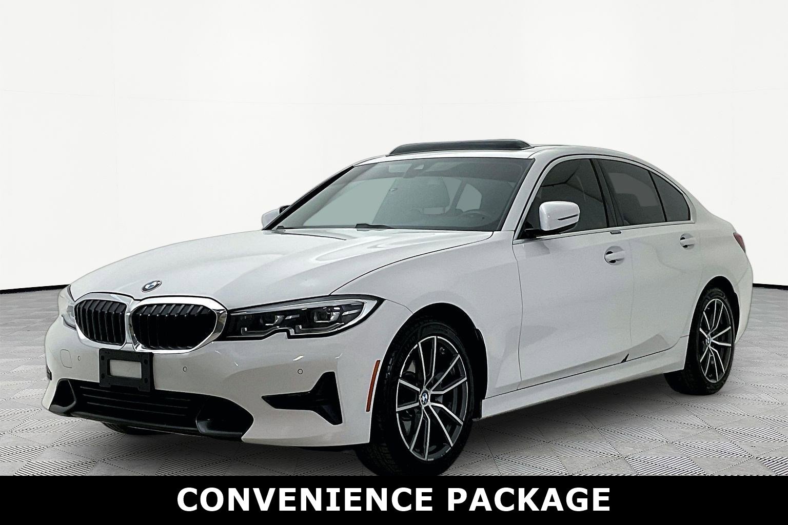 2020 BMW 3 Series 330i xDrive Sedan's photo