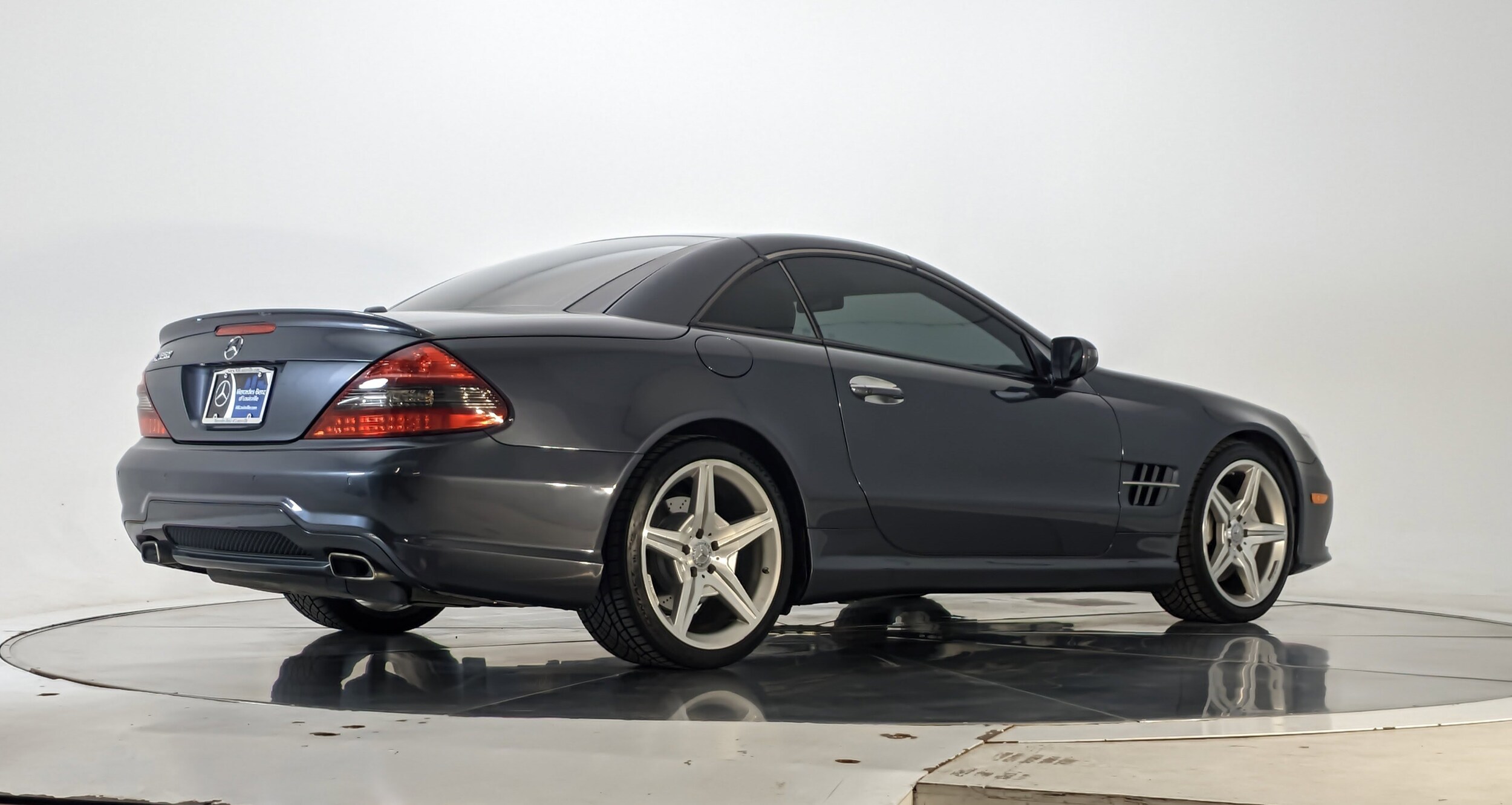 2009 Mercedes Benz SL 550 photo 2