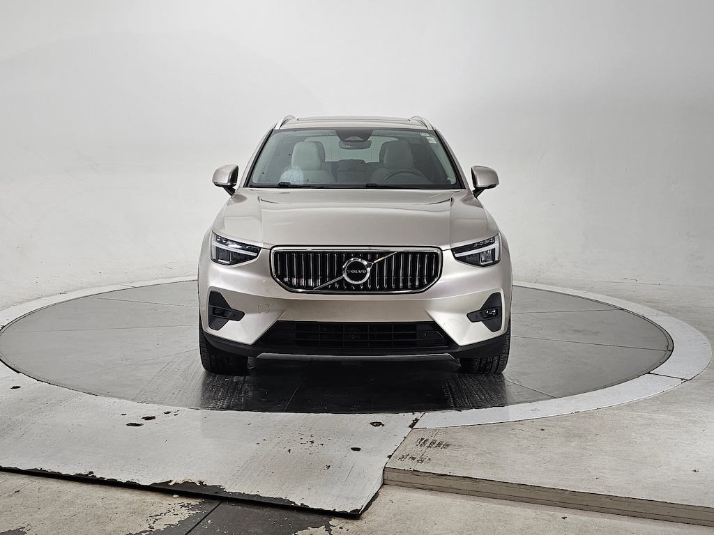 Used 2023 Volvo XC40 B5 AWD Plus Bright SUV