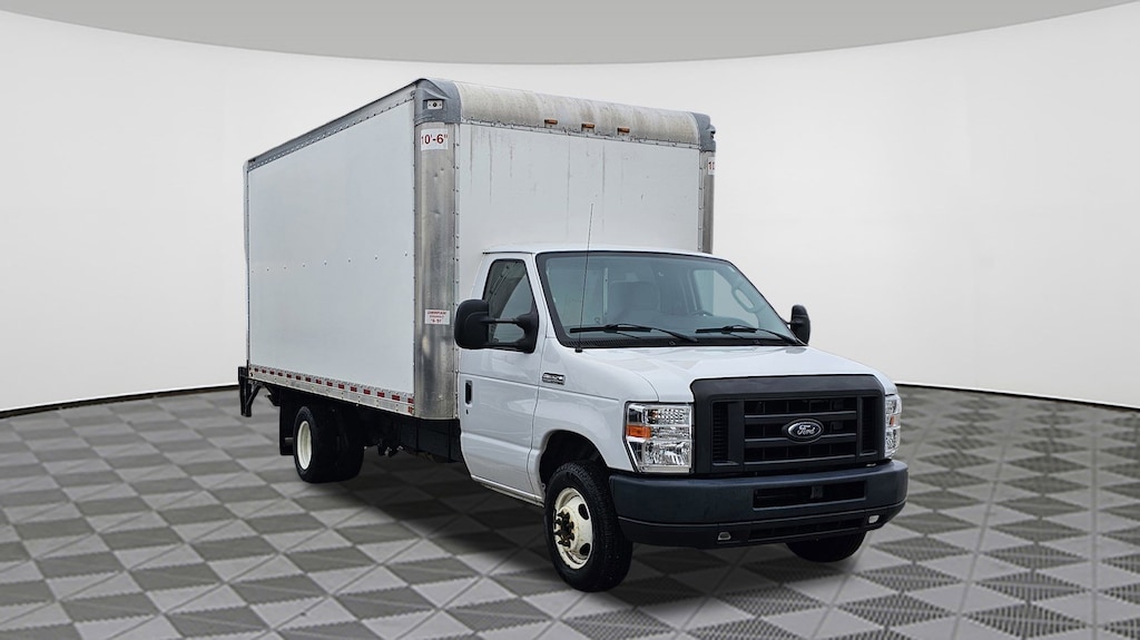 Used 2019 Ford E-350 Cutaway Base Truck
