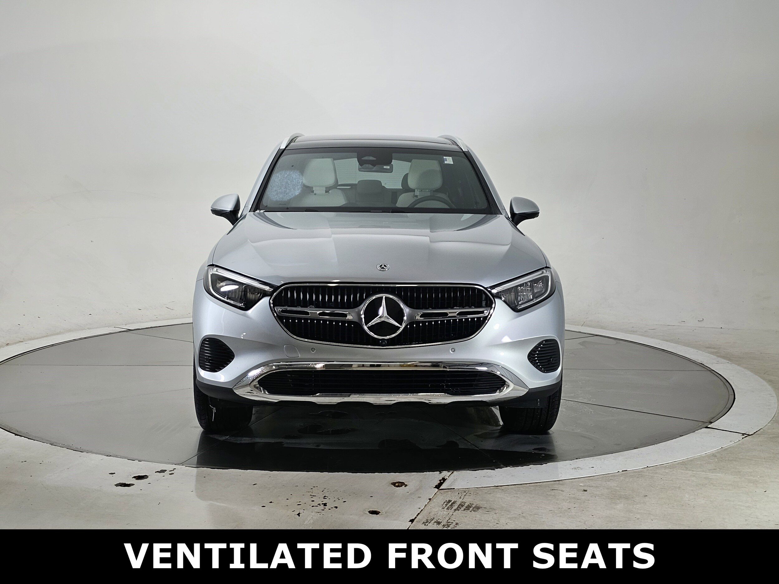 2025 Mercedes Benz GLC 300 4MATIC photo 4