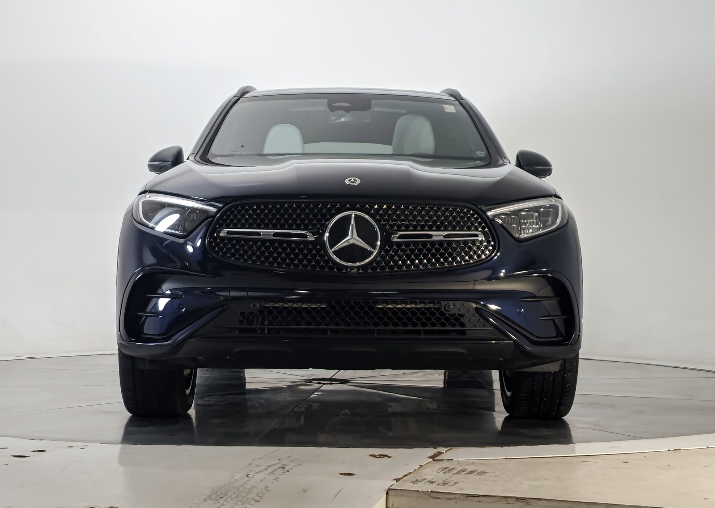 2023 Mercedes Benz GLC 300 4MATIC photo 4