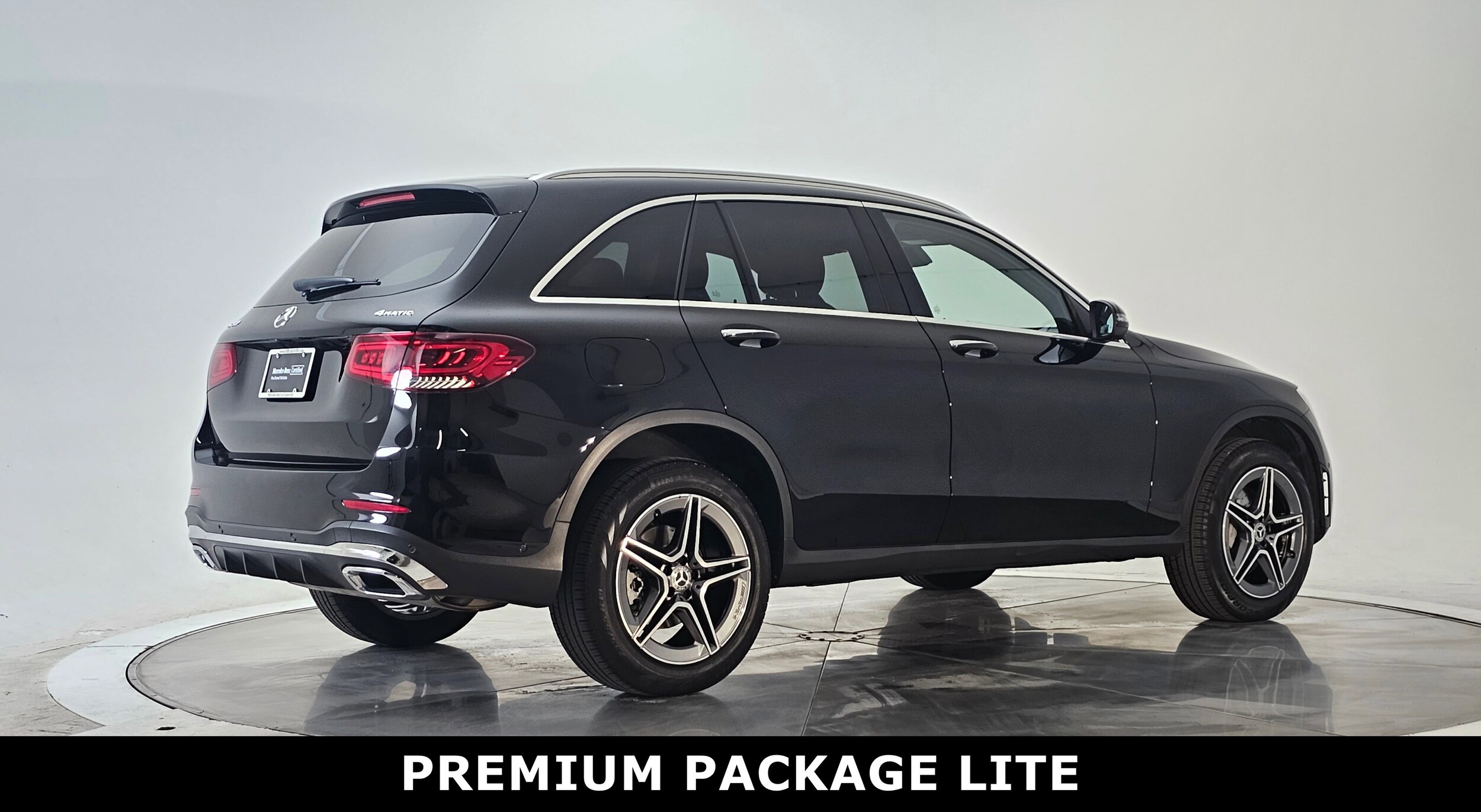 2022 Mercedes Benz GLC 300 4MATIC photo 2