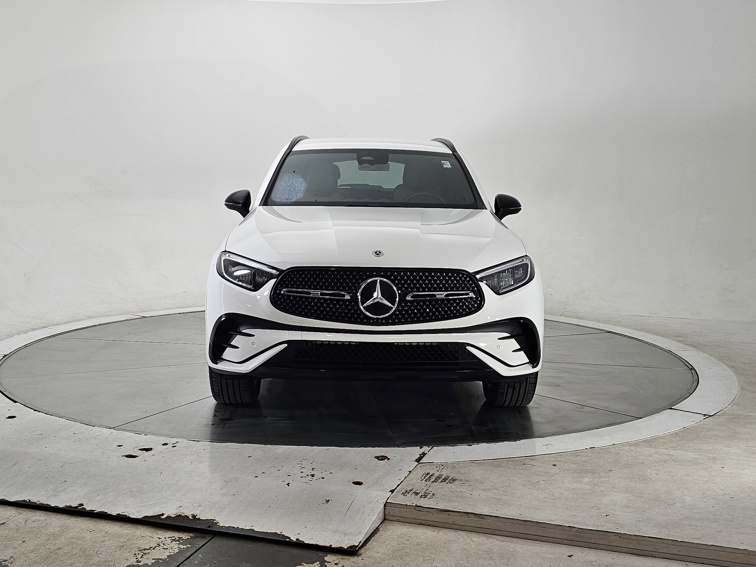 2025 Mercedes Benz GLC 300 4MATIC photo 2