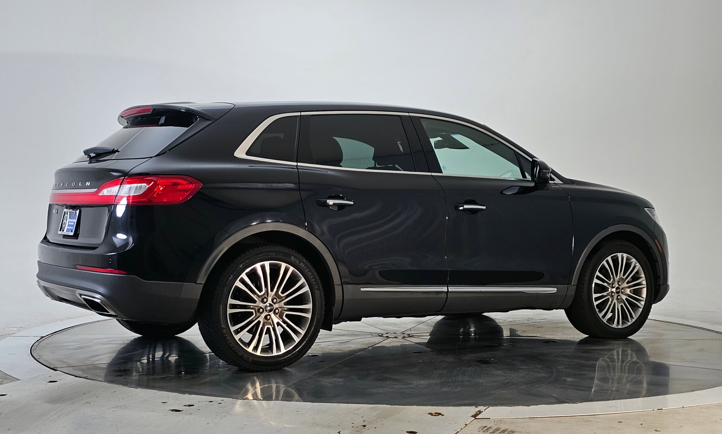 2016 Lincoln MKX Reserve photo 2
