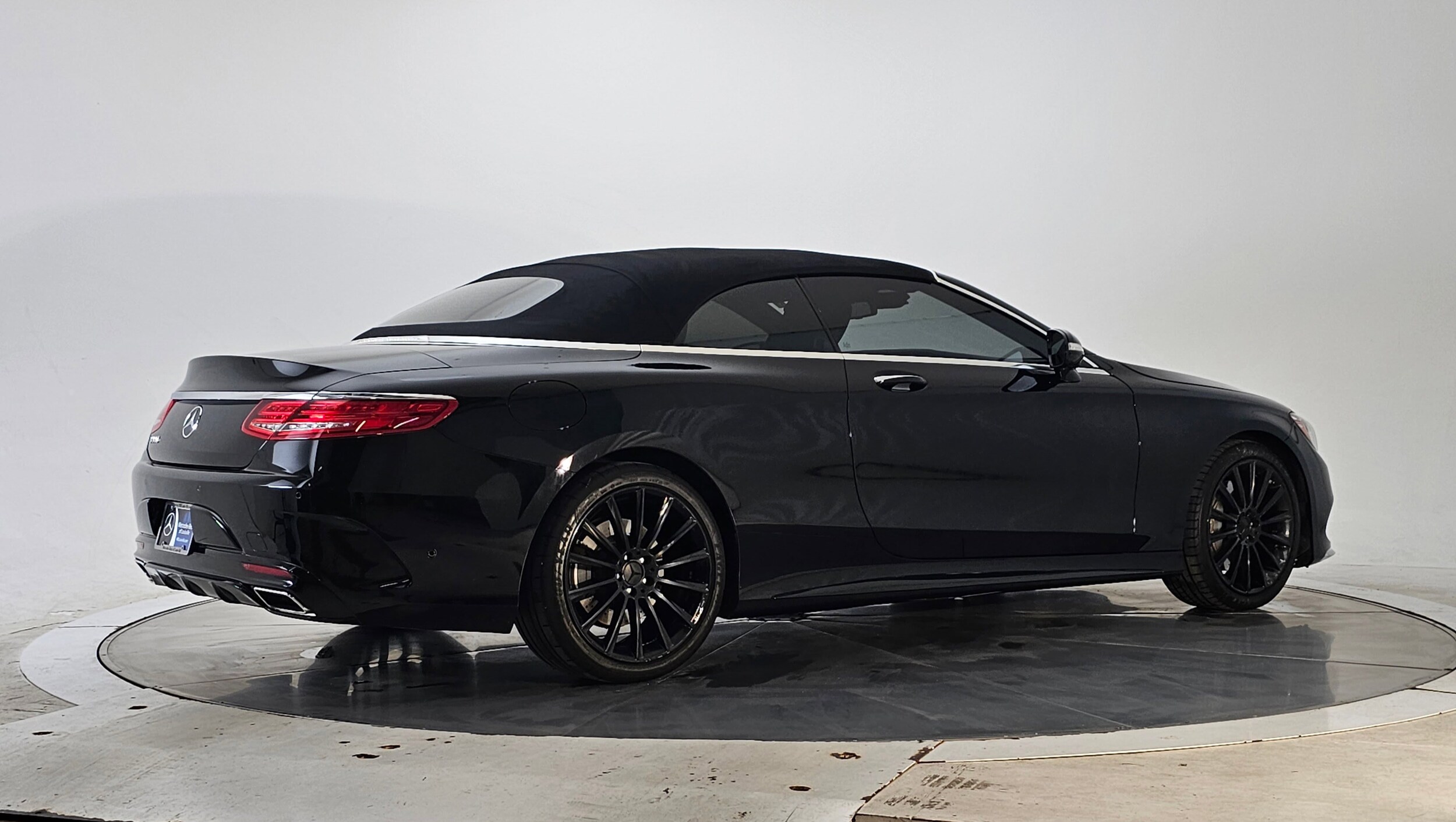 2017 Mercedes Benz S 550 photo 2