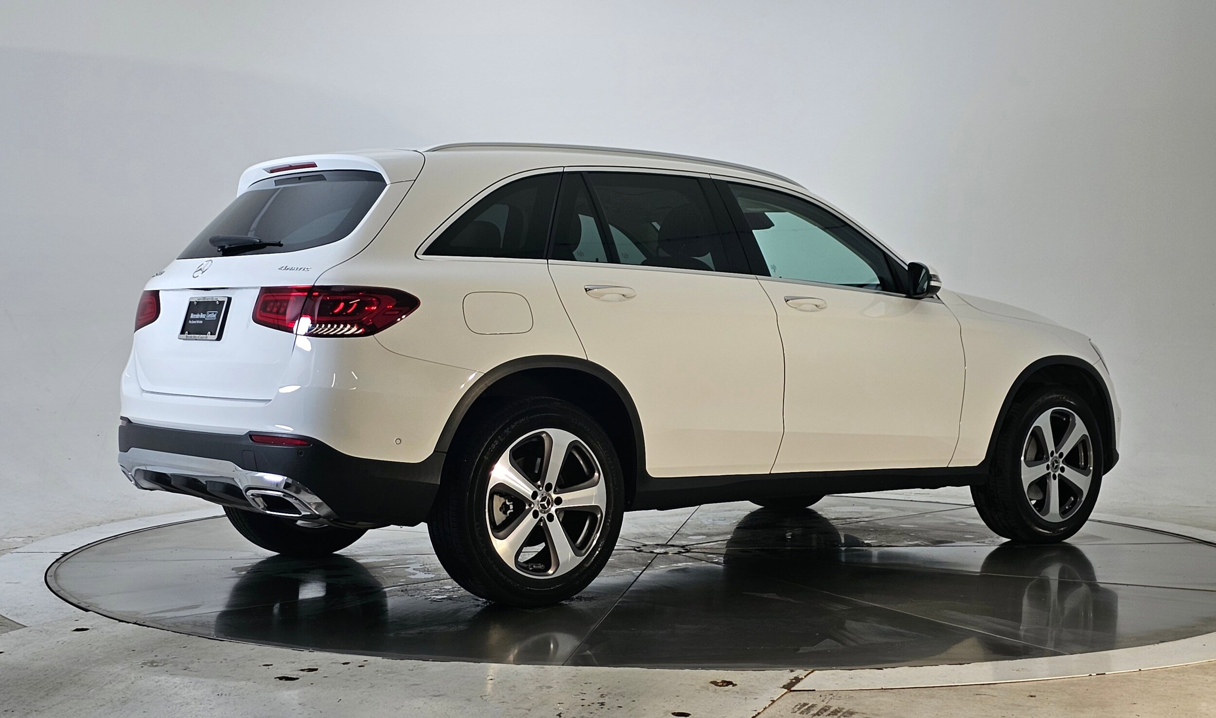 2022 Mercedes Benz GLC 300 4MATIC photo 2