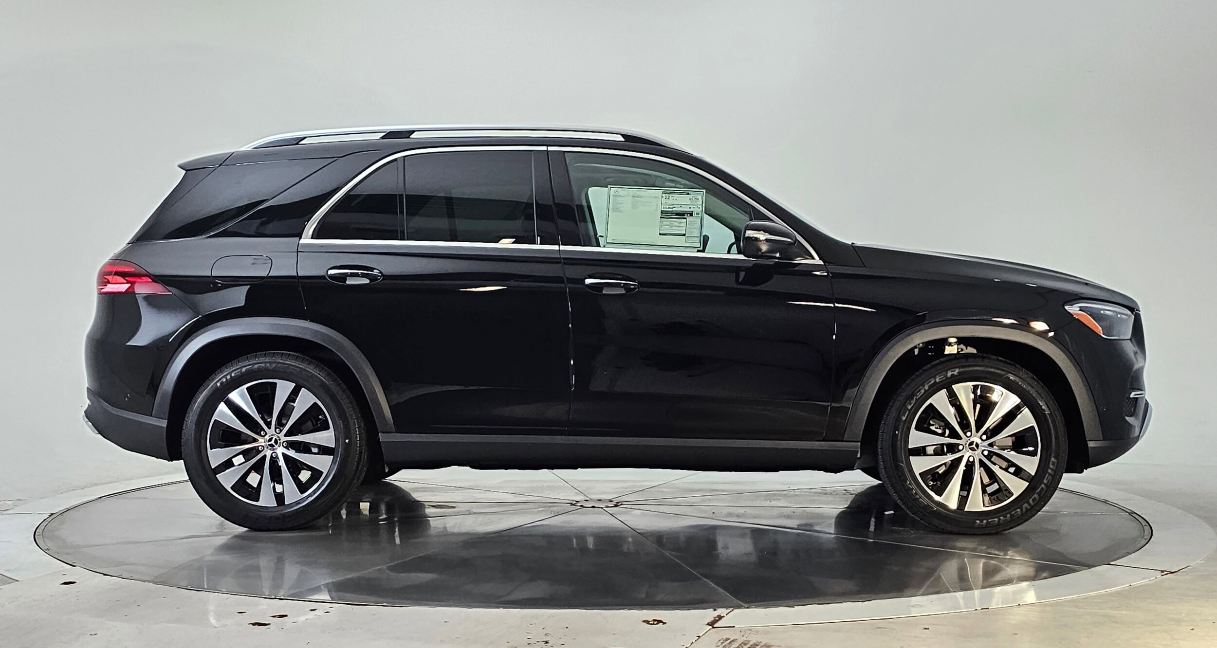 2026 Mercedes Benz GLE 350 4MATIC photo 3