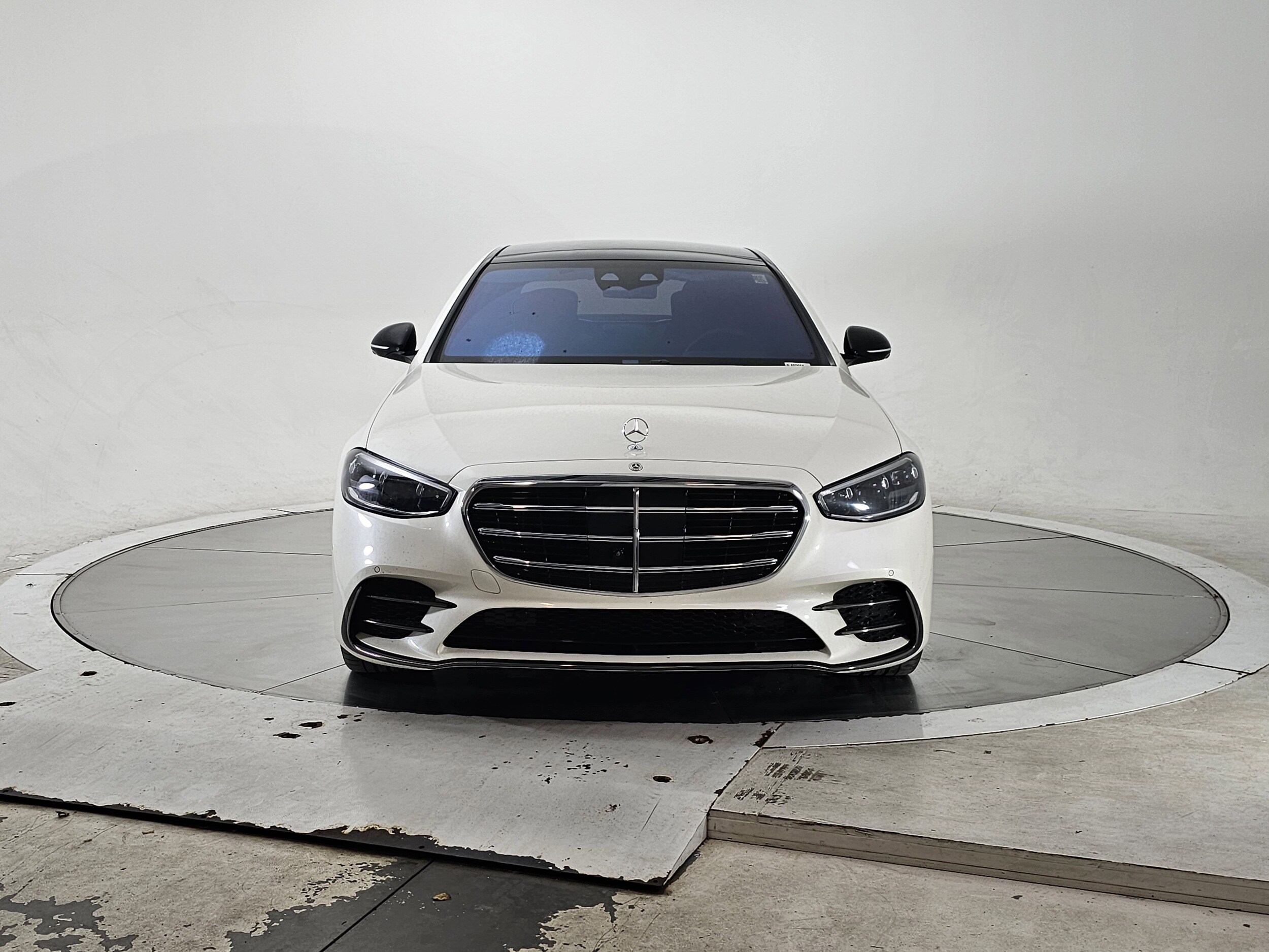 2023 Mercedes Benz S 580 photo 4