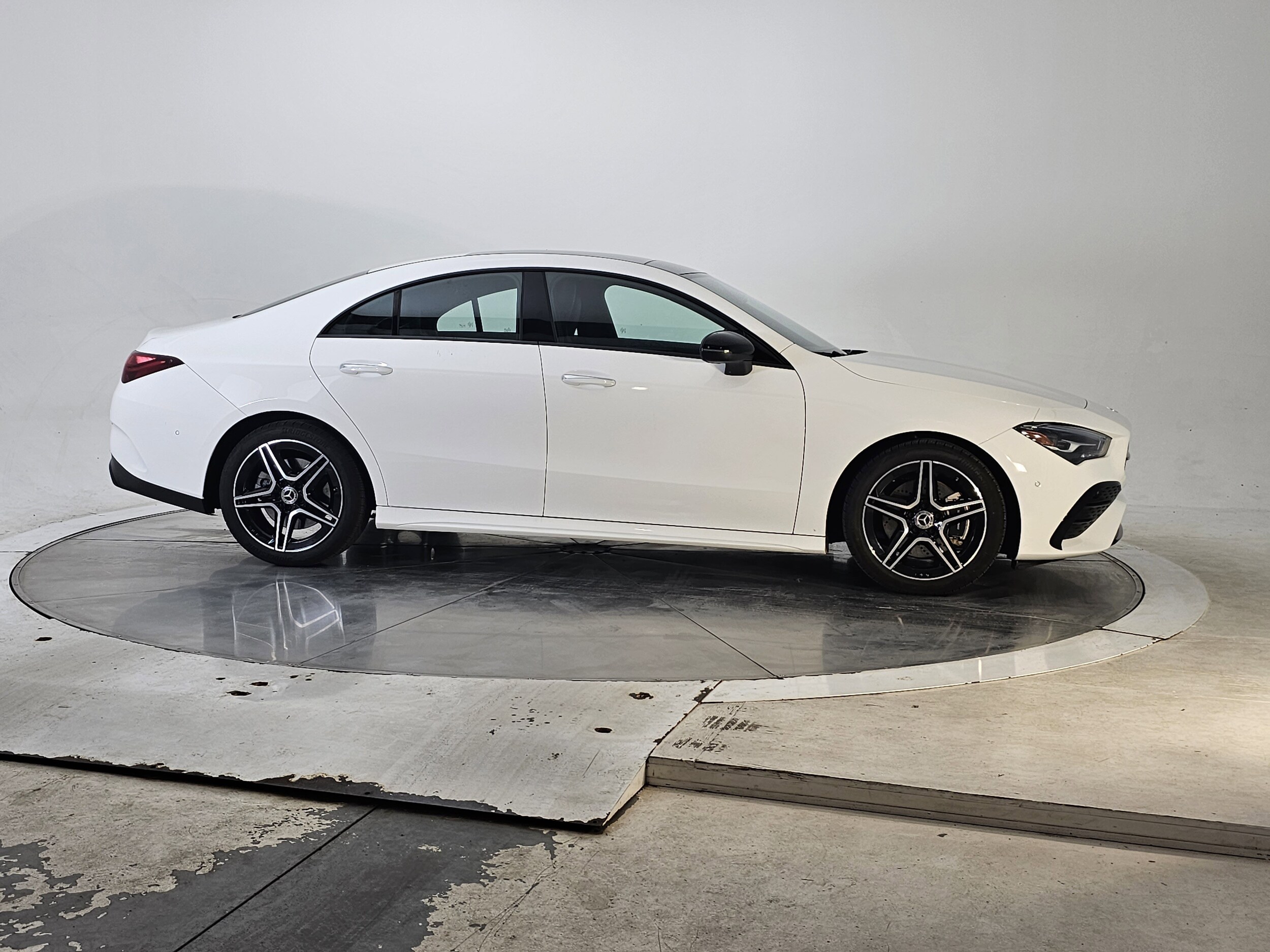 2024 Mercedes Benz CLA 250 4MATIC photo 2