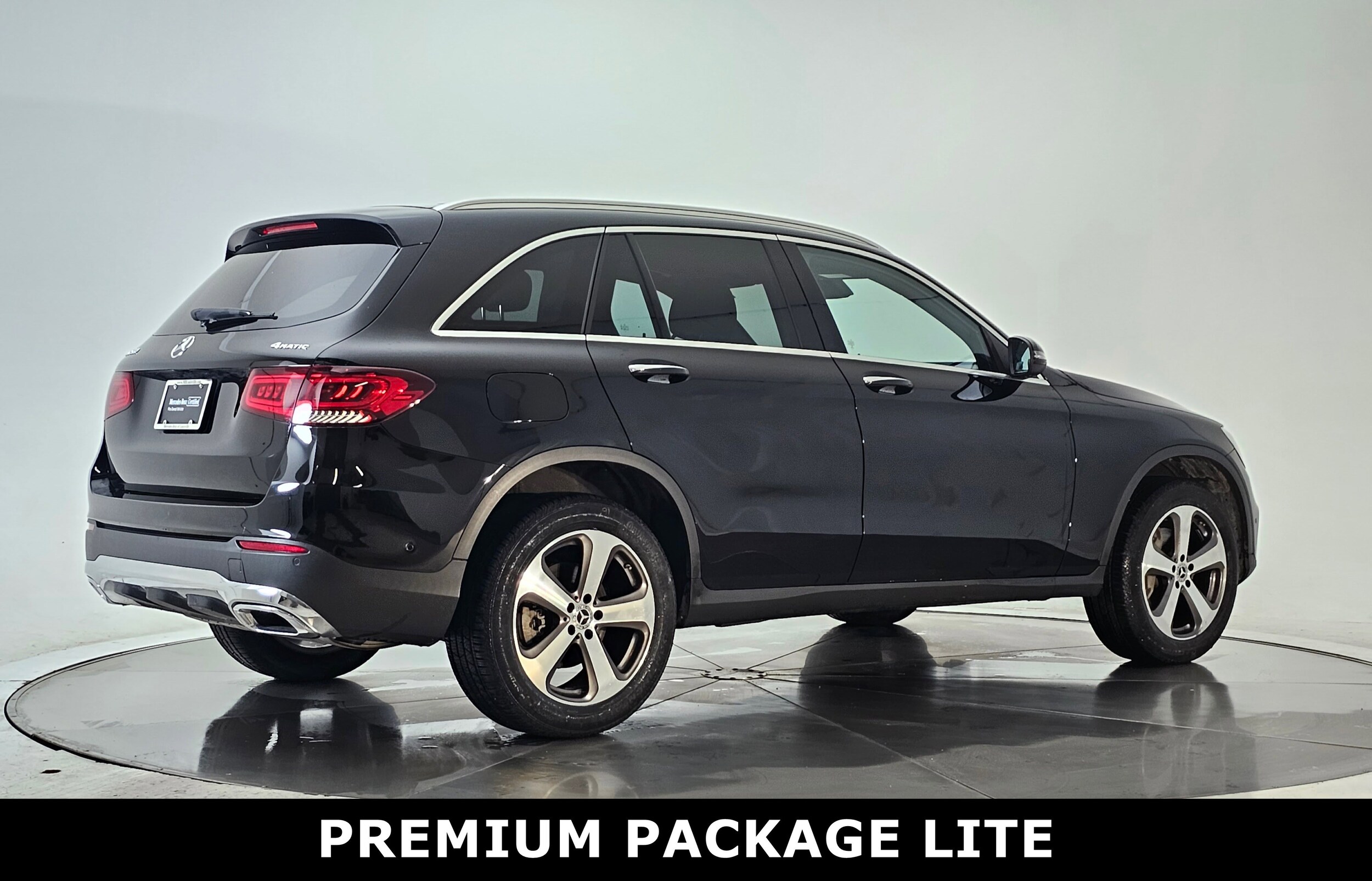 2022 Mercedes Benz GLC 300 4MATIC photo 2